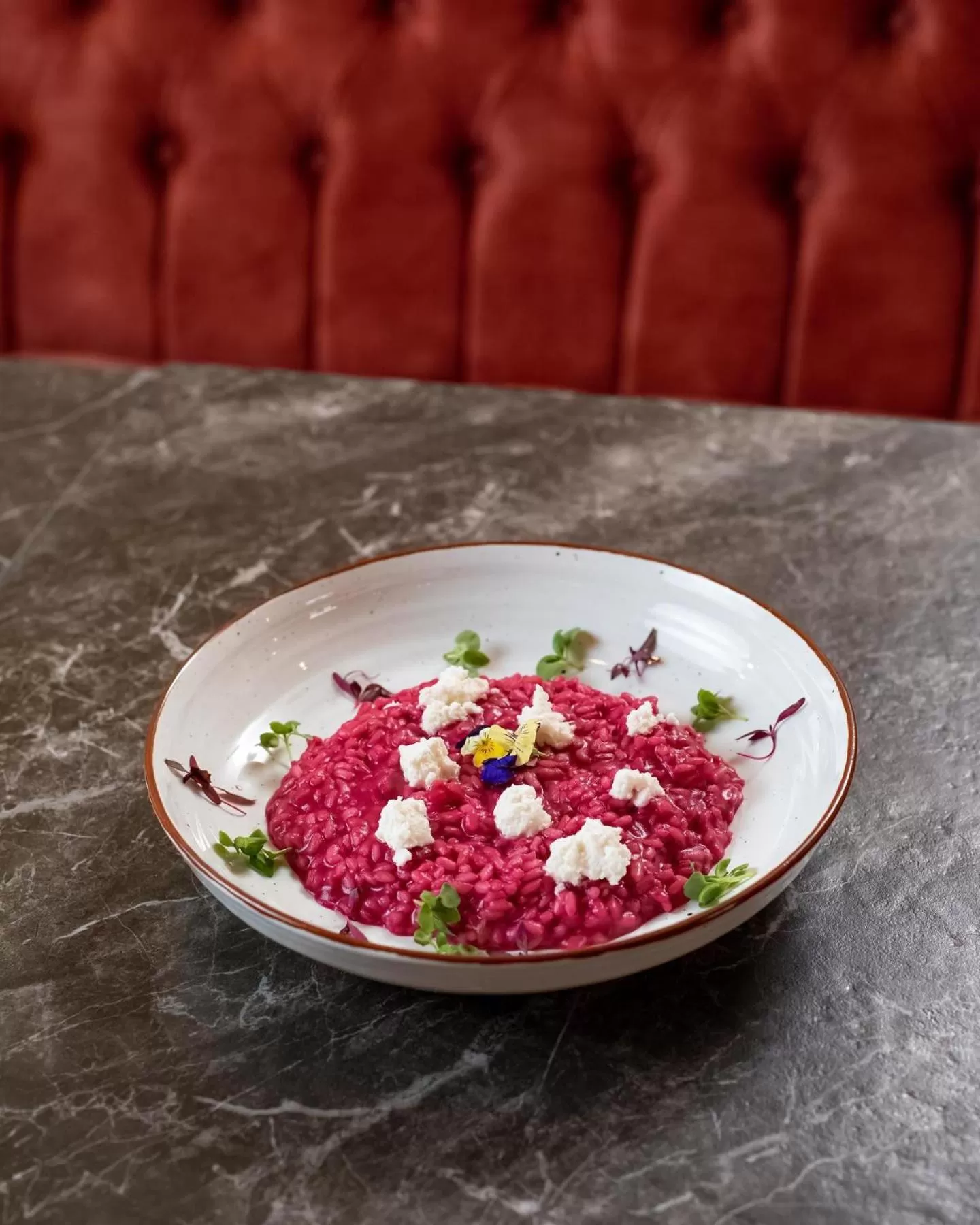 Restaurant/places to eat in Madama Residence