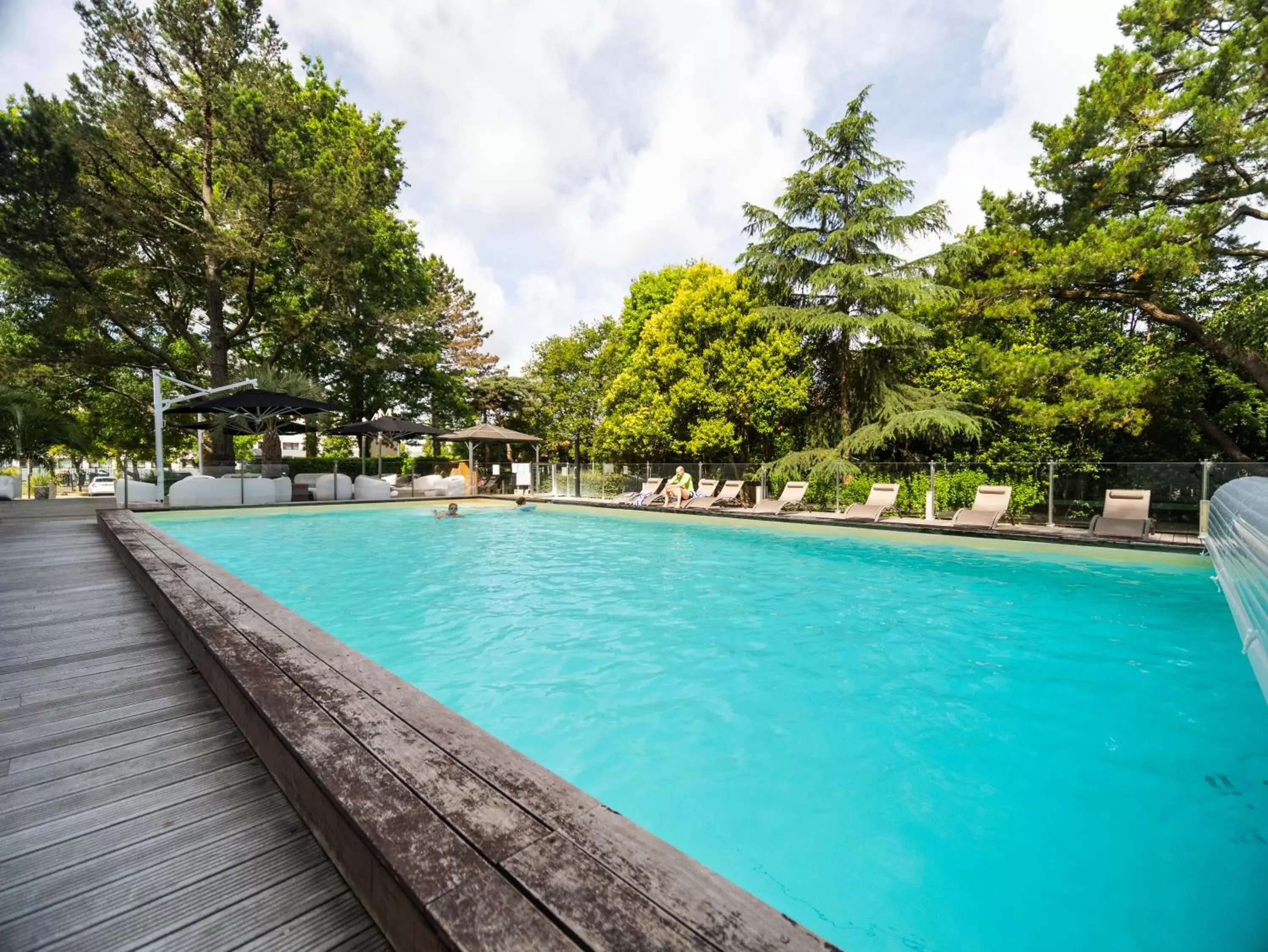 Swimming Pool in Mercure Bordeaux Lac