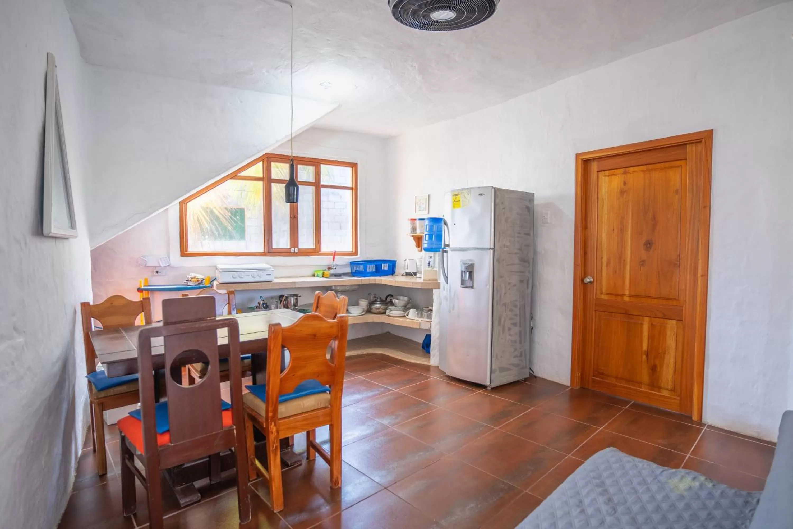 kitchen in Hostal Galapagos by Bar de Beto