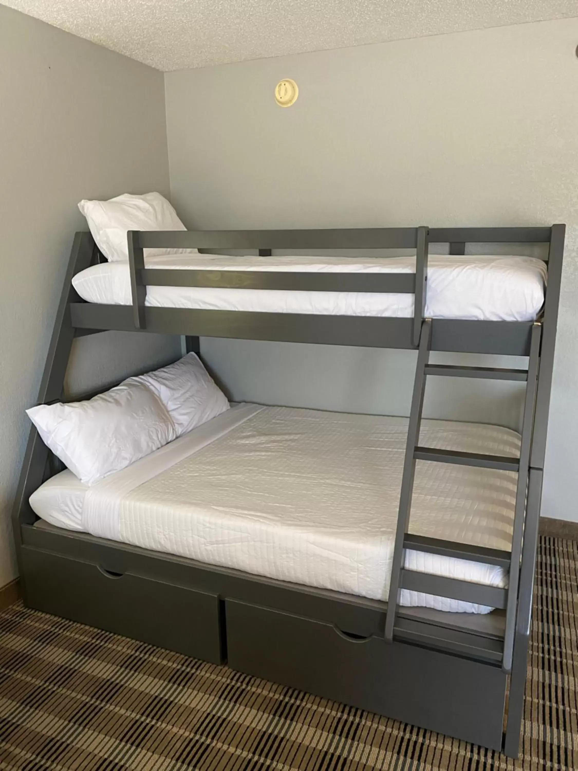 1 King Bed, Bunk Beds, Suite, Non-Smoking in AmericInn by Wyndham Aberdeen Event Center