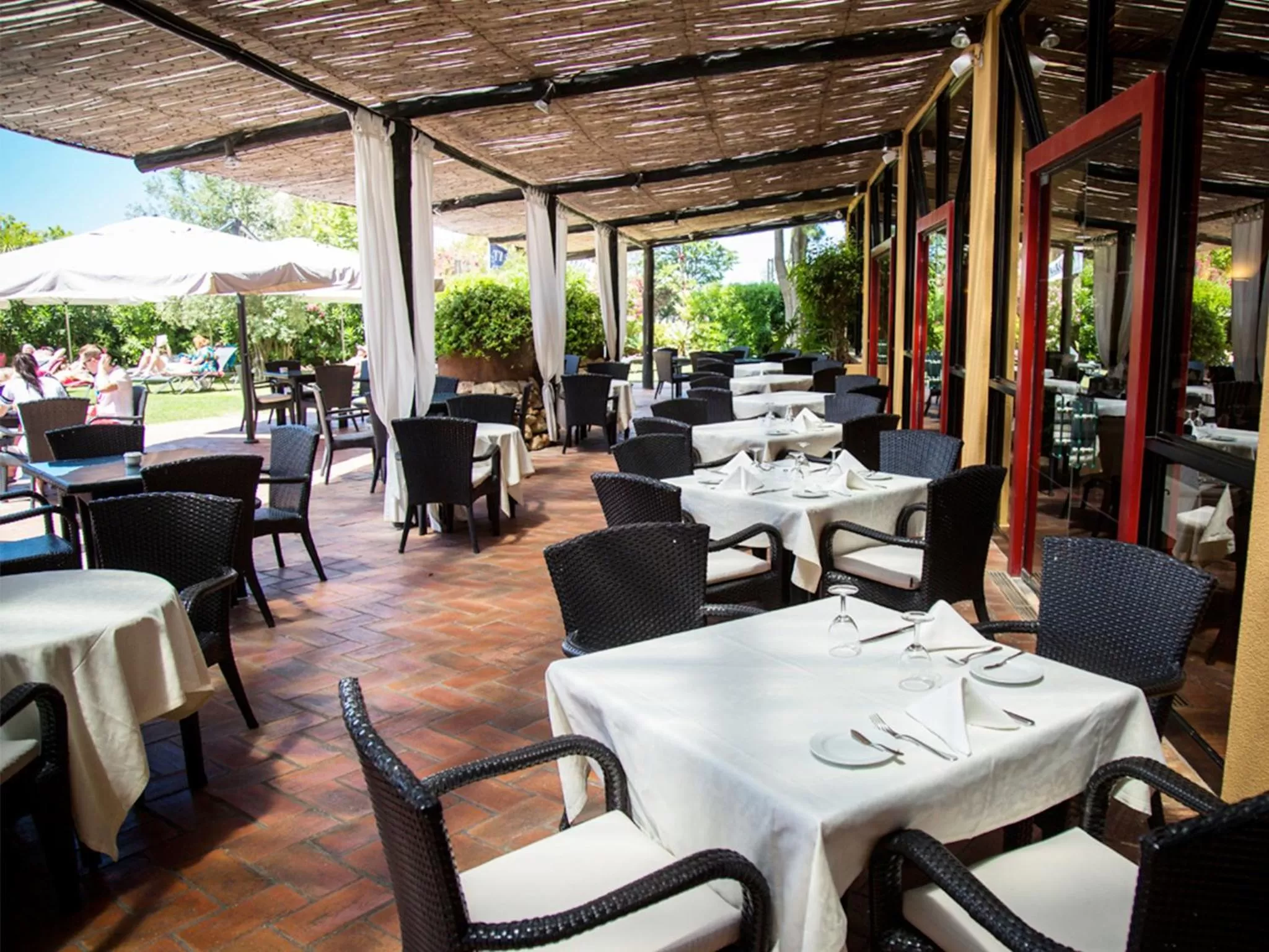Restaurant/places to eat in Dom Pedro Marina