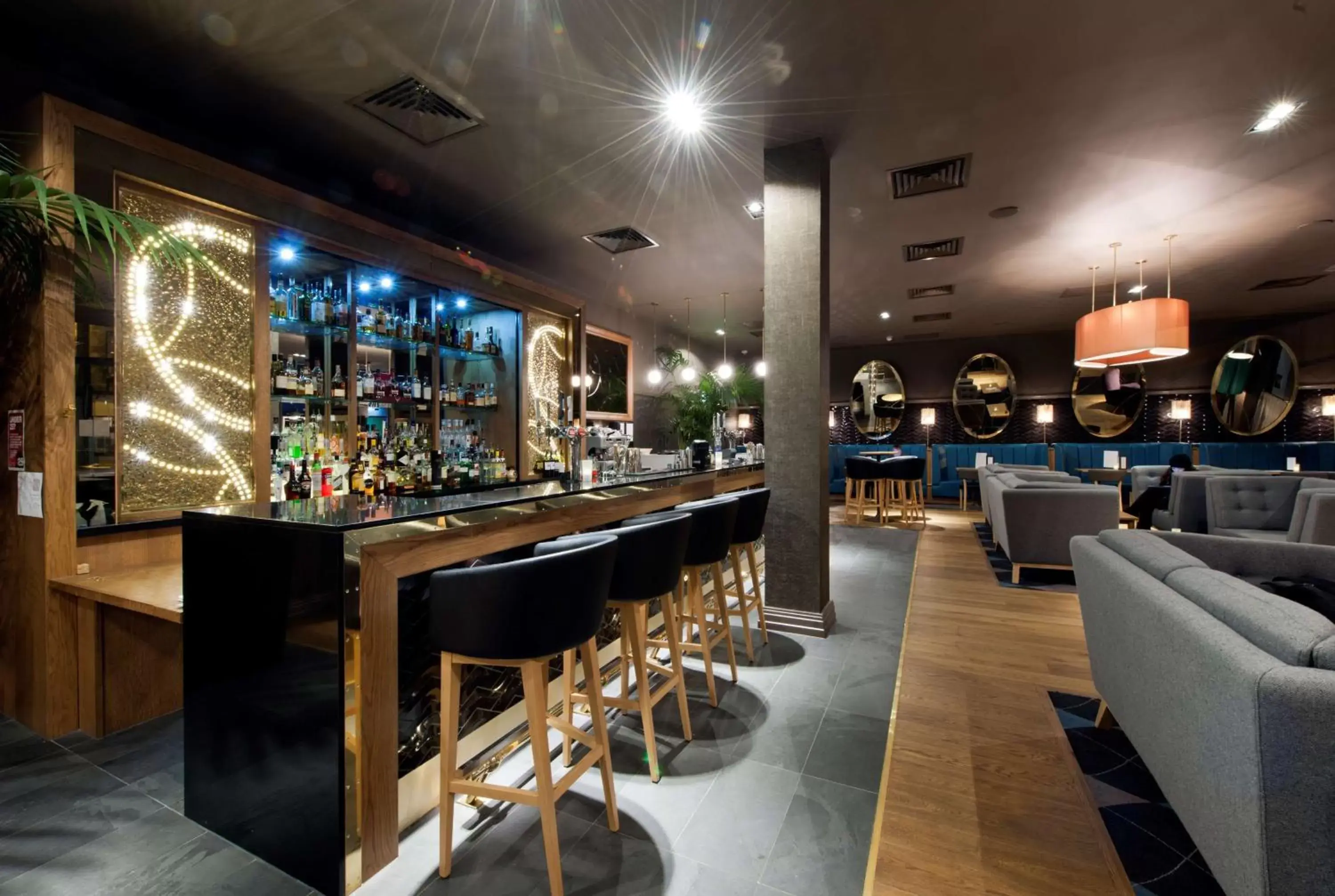 Lounge or bar, Lounge/Bar in Doubletree by Hilton Edinburgh City Centre