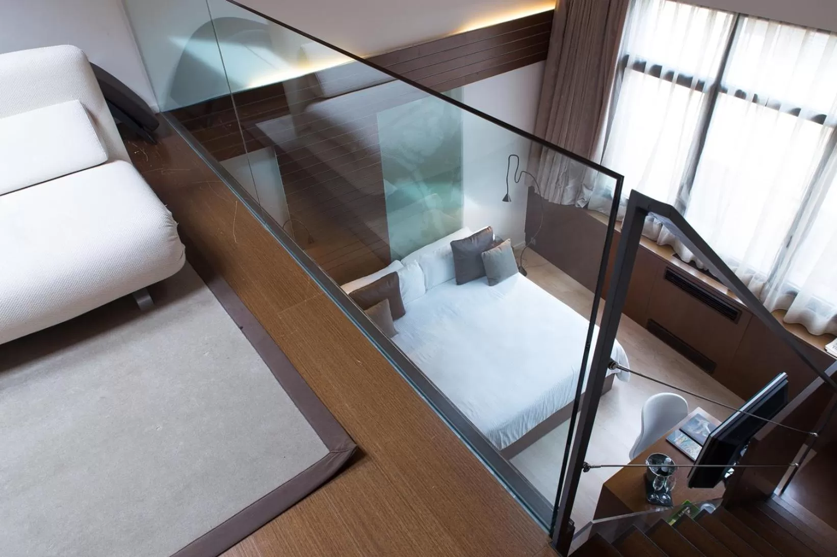 Spring, Bed in Hotel Museu Llegendes de Girona