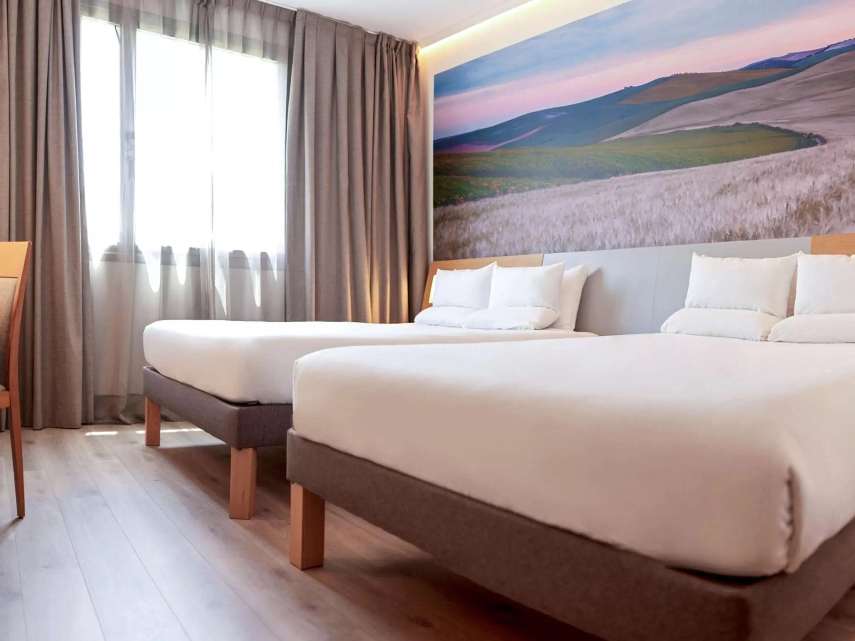 Photo of the whole room, Bed in Hotel Novotel Sevilla