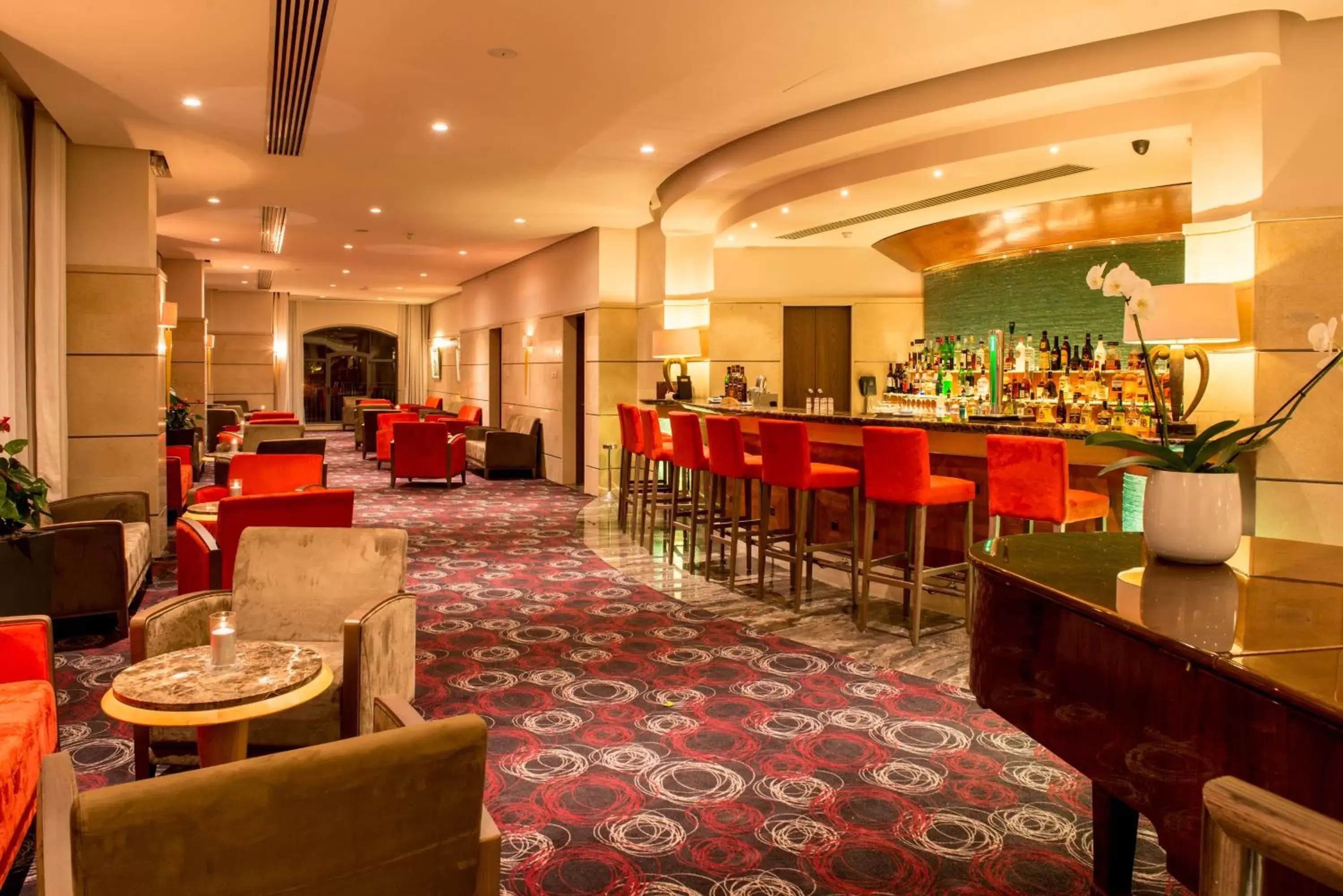 Lounge or bar, Restaurant/Places to Eat in Maritim Antonine Hotel & Spa