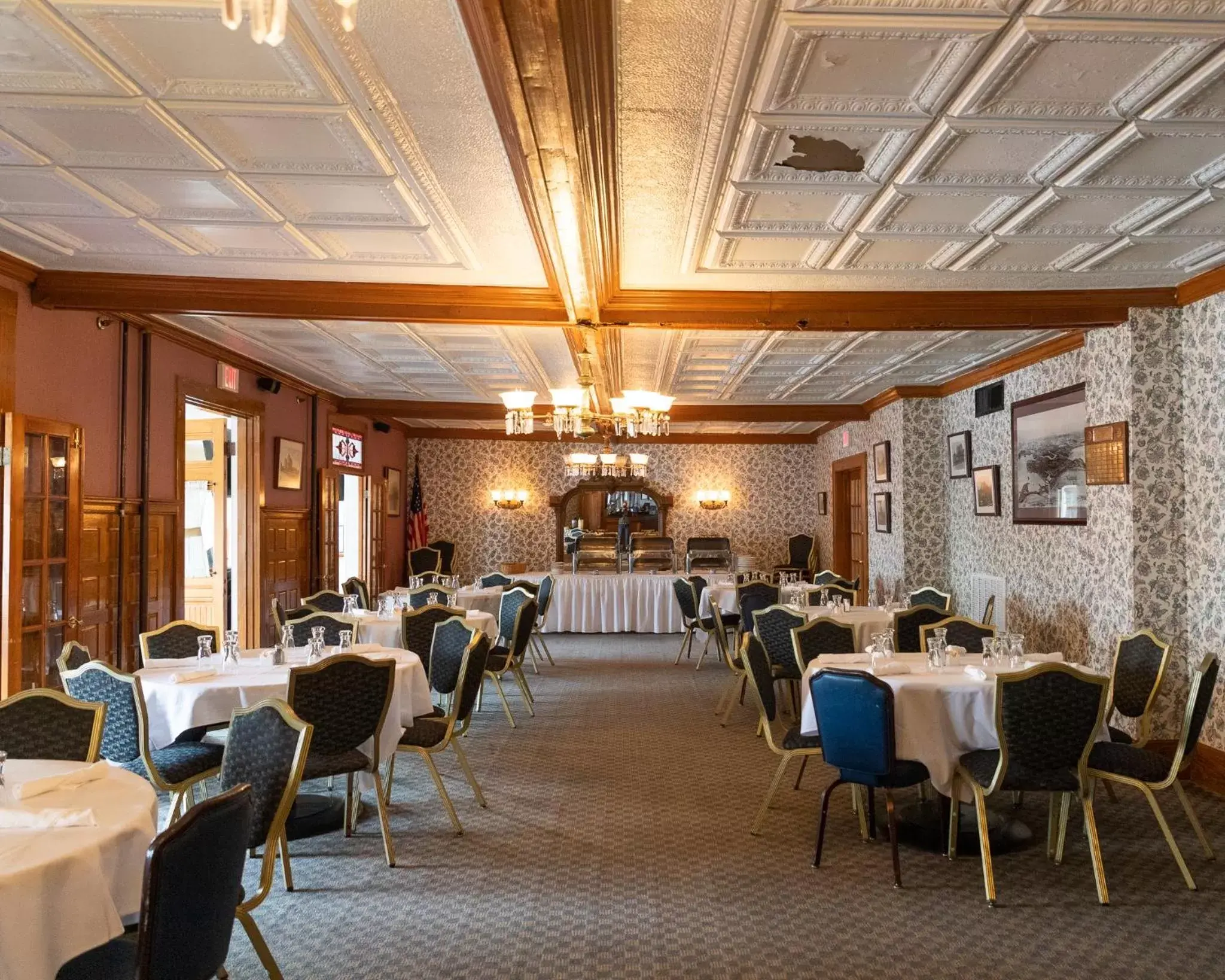 Banquet/Function facilities, Restaurant/Places to Eat in Winthrop Arms Hotel Restaurant Logan Airport