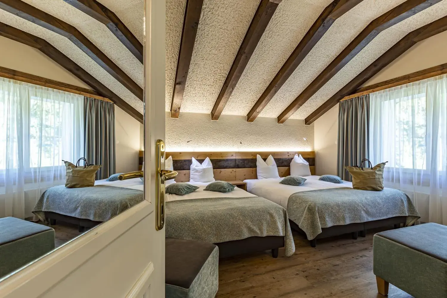 Bedroom, Bed in Hotel Hemizeus & Iremia Spa