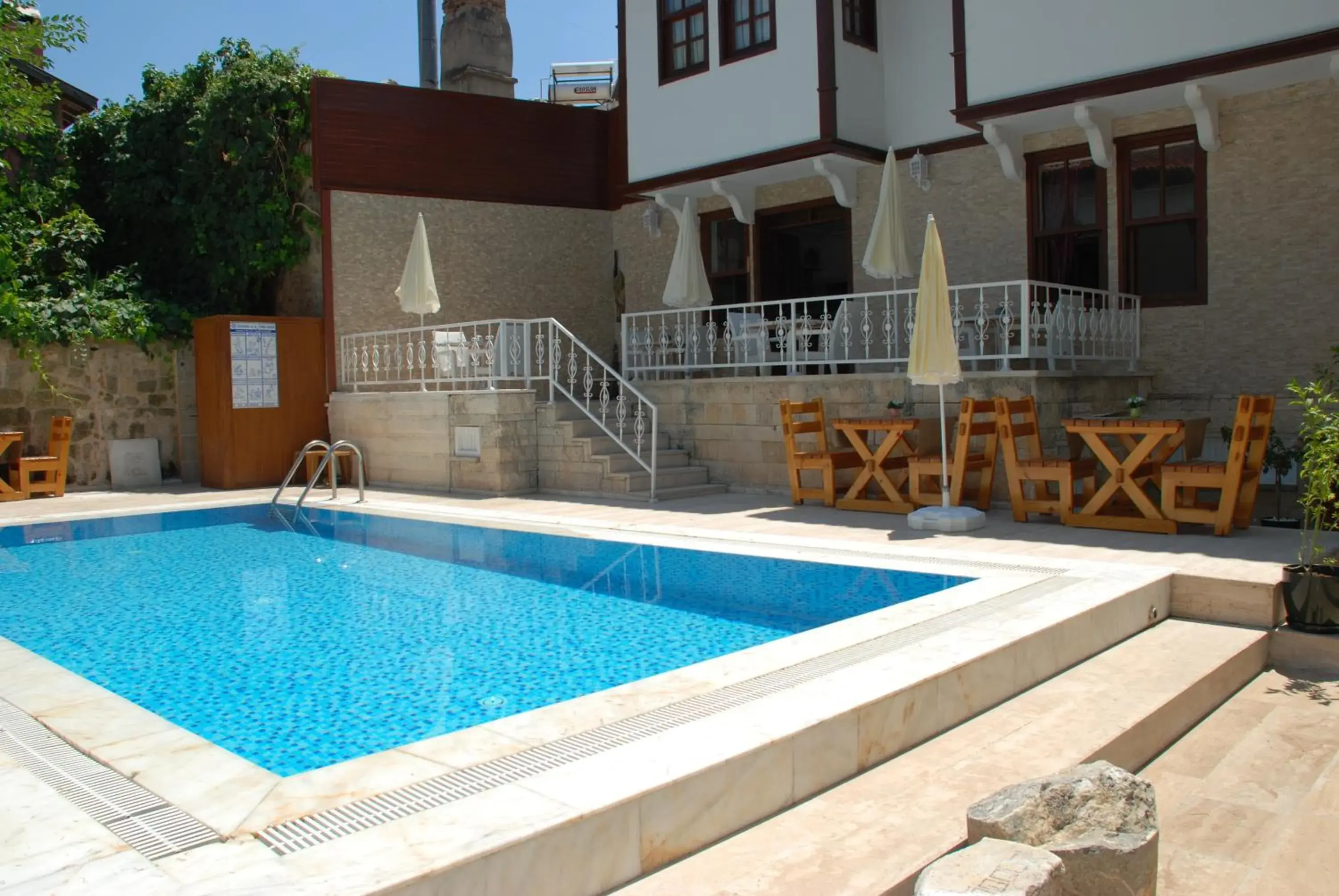 Garden, Swimming Pool in Urcu Hotel