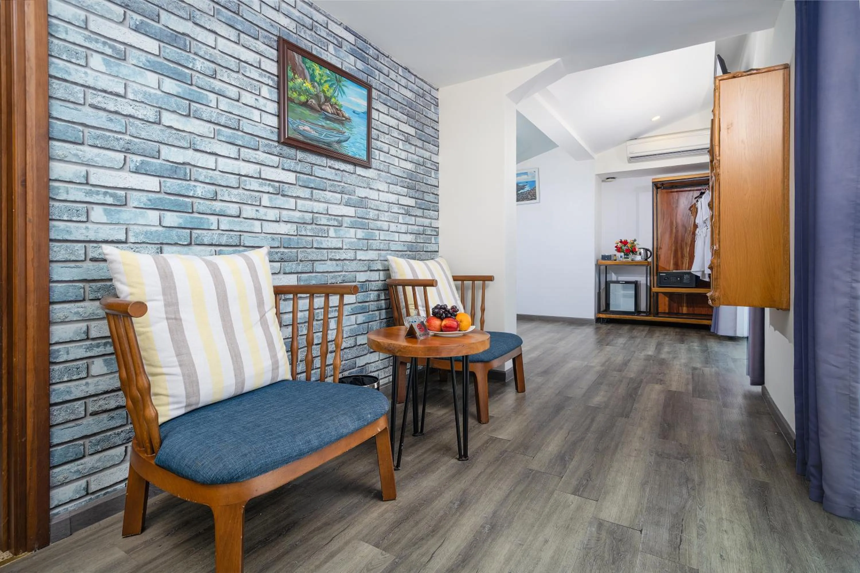 hair dresser in Sala Tuy Hoa Beach Hotel