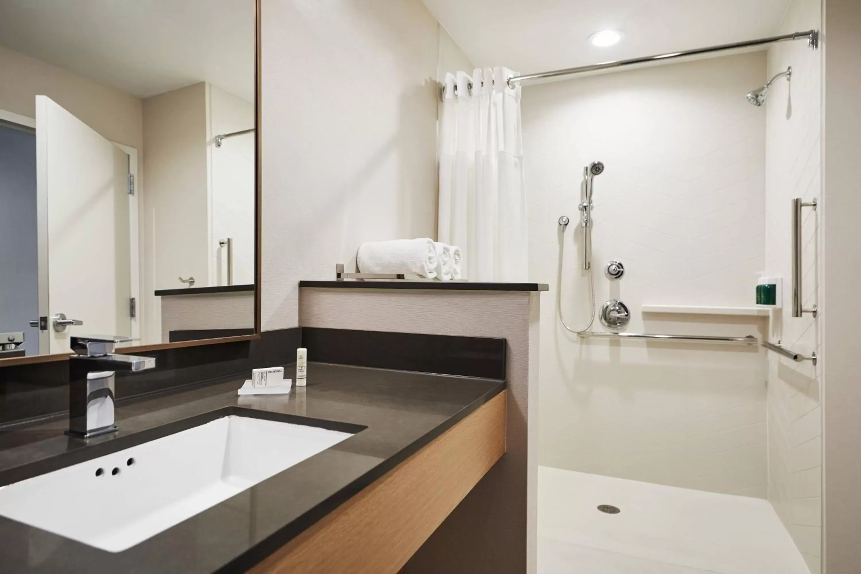 Bathroom in Fairfield Inn & Suites by Marriott Kansas City Belton