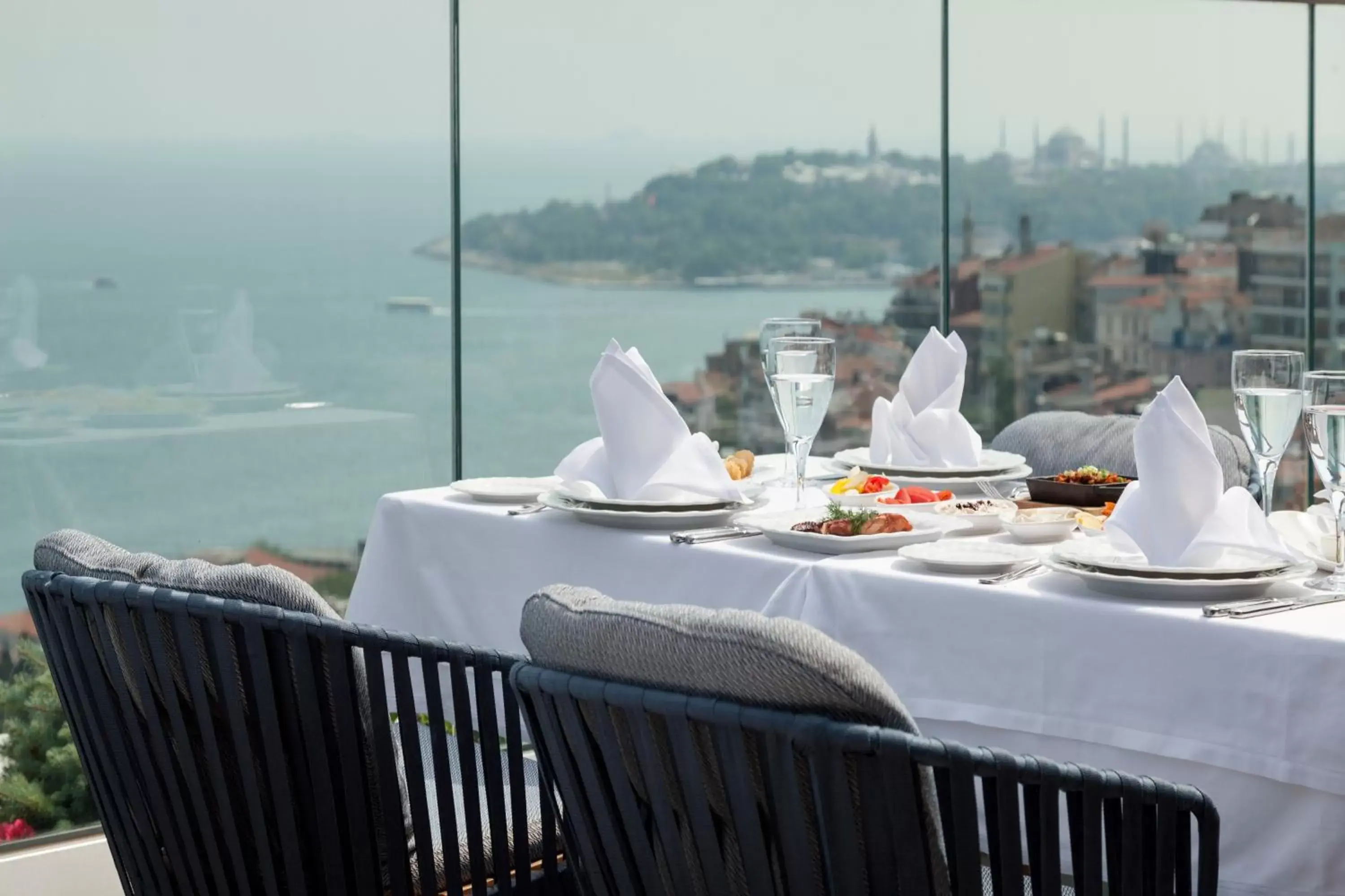 Lunch, Restaurant/Places to Eat in CVK Park Bosphorus Hotel Istanbul