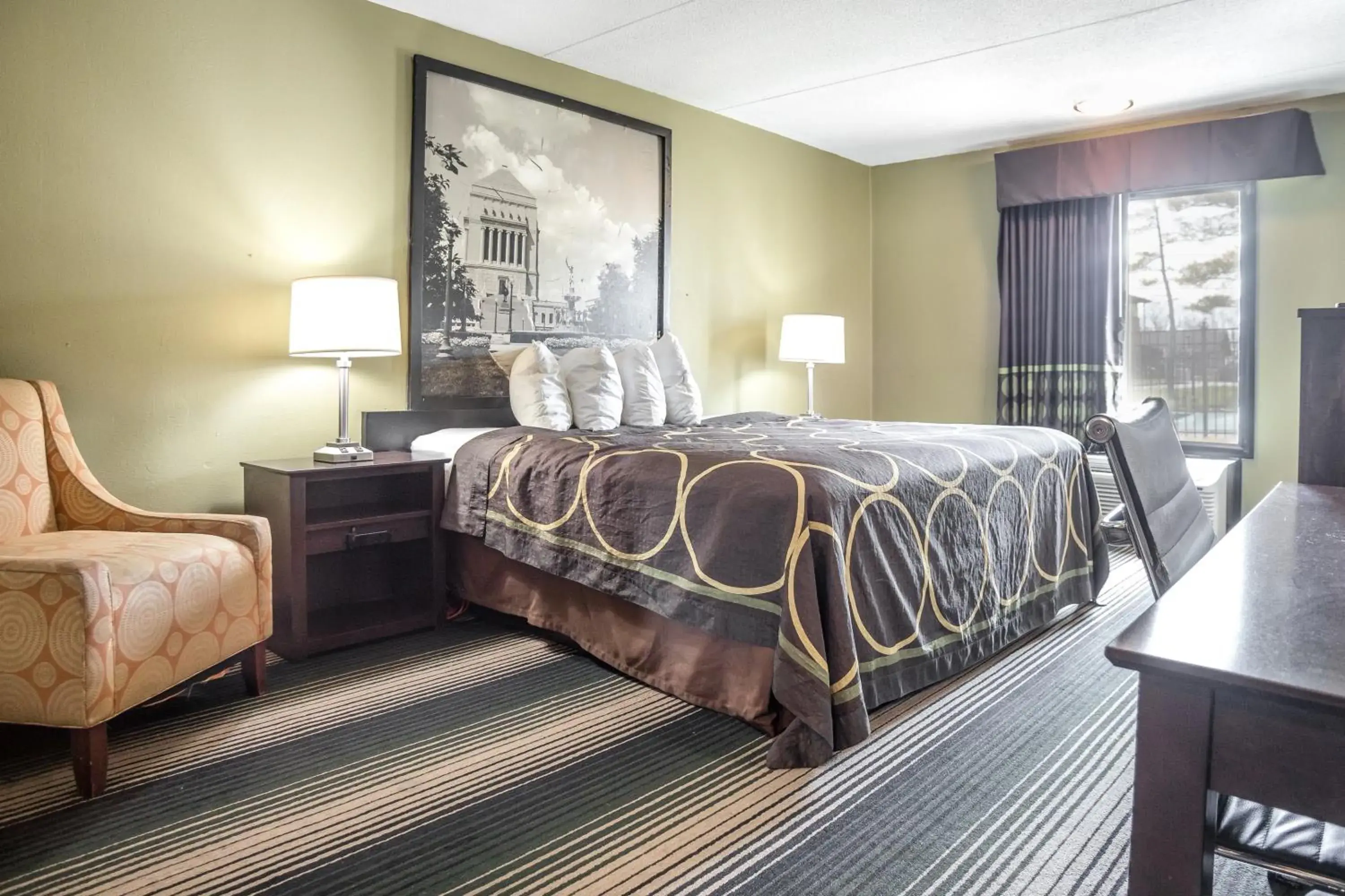 Photo of the whole room, Bed in Super 8 by Wyndham Indianapolis South