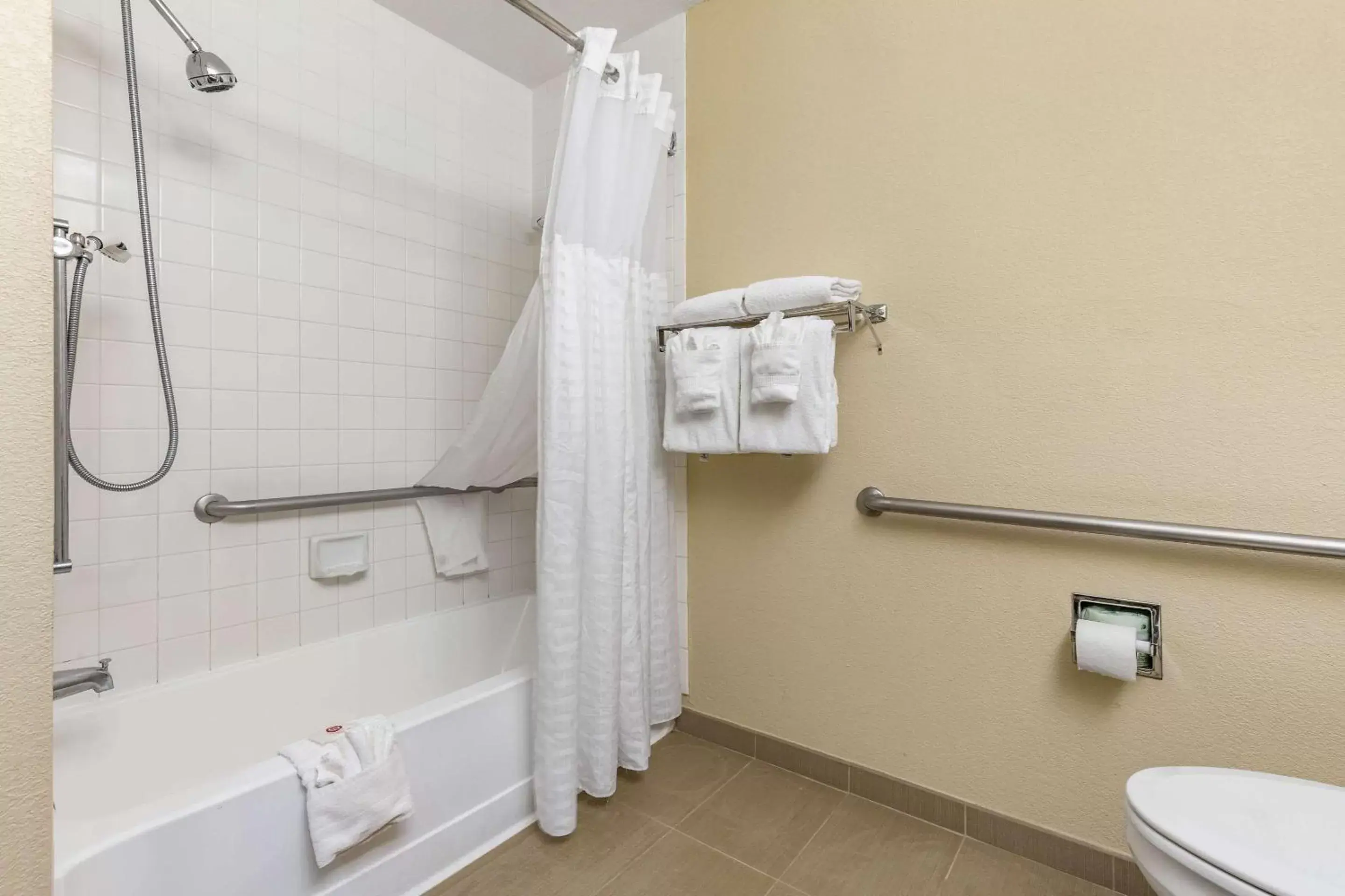 Bedroom, Bathroom in Comfort Inn & Suites Clemson - University Area