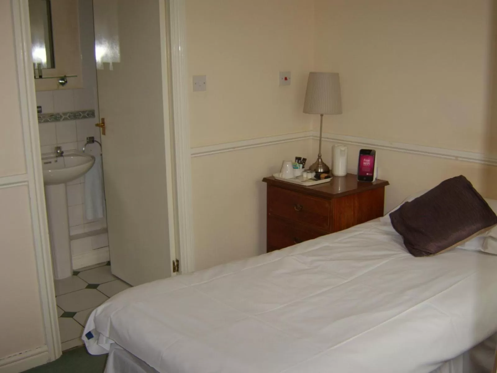 Bed in The Highwayman Hotel