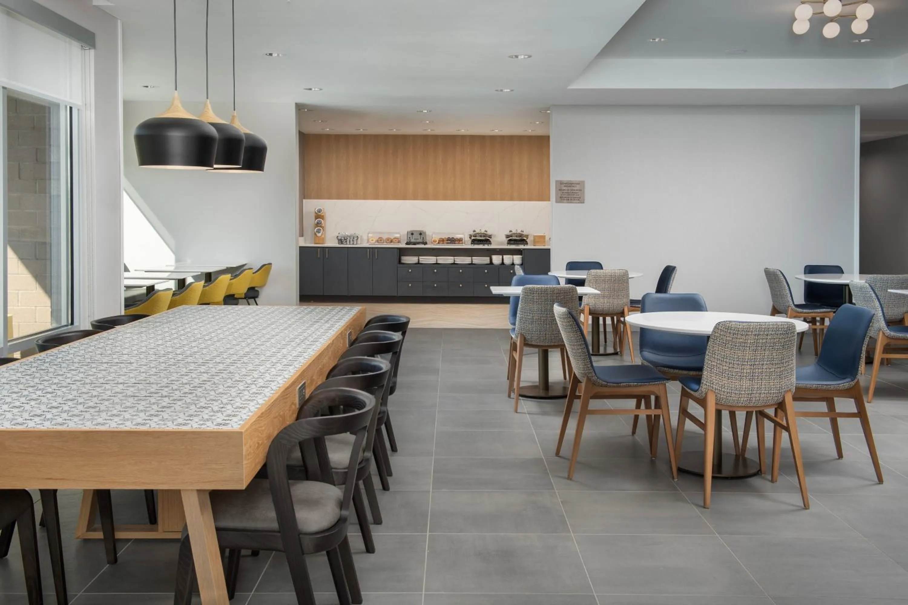 Breakfast in SpringHill Suites by Marriott Cincinnati Mason