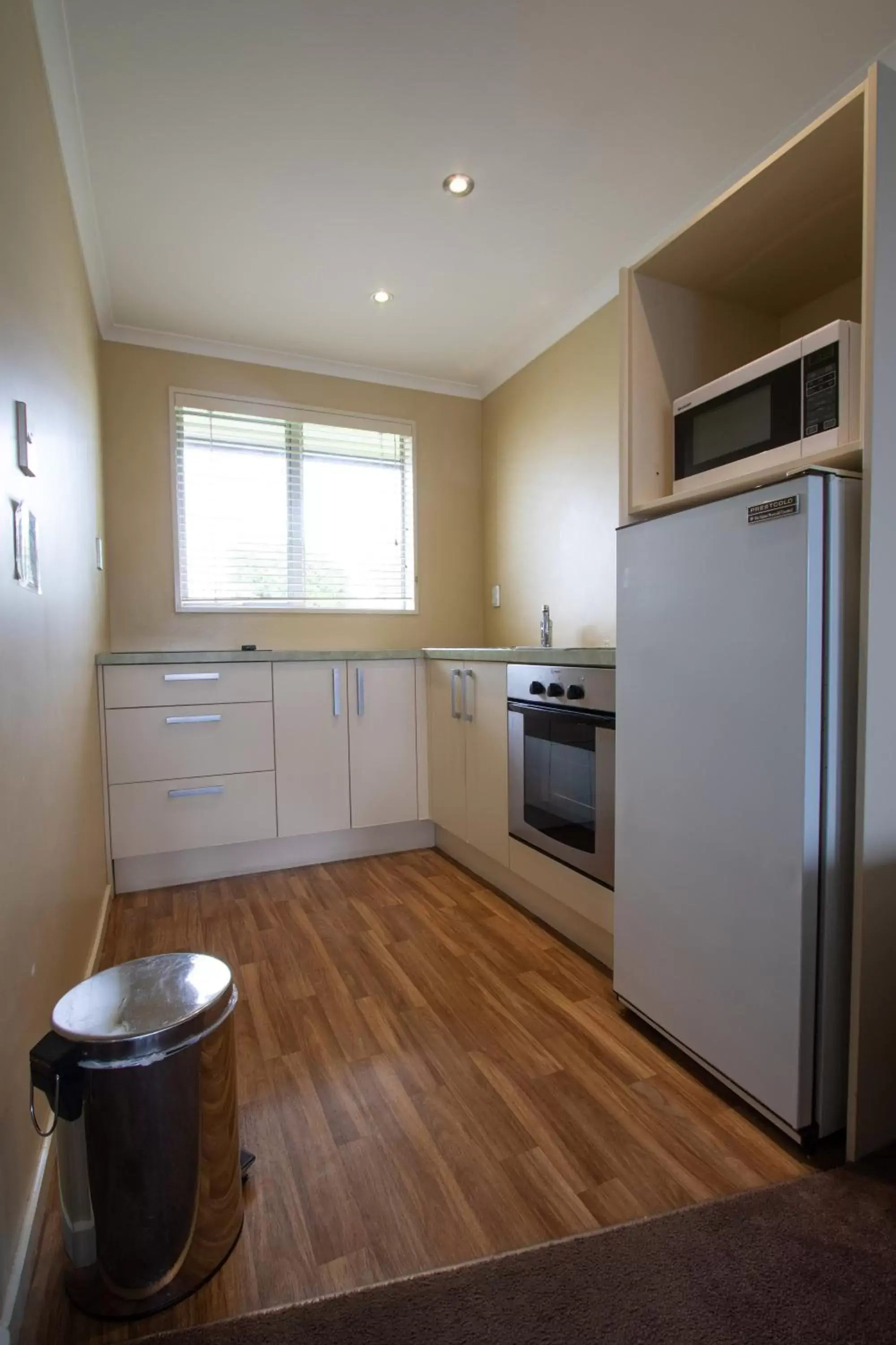 Kitchen/Kitchenette in Annabelle Motel