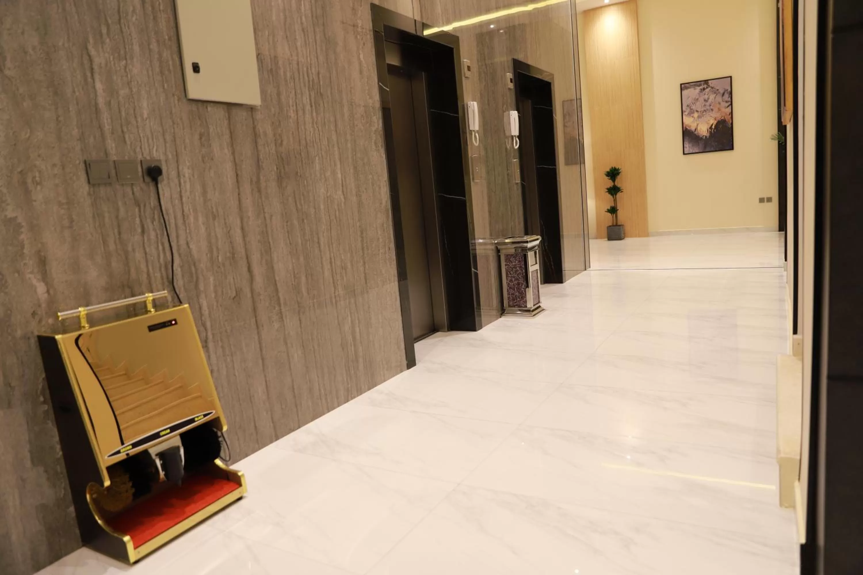 elevator in Tulip View Hotel