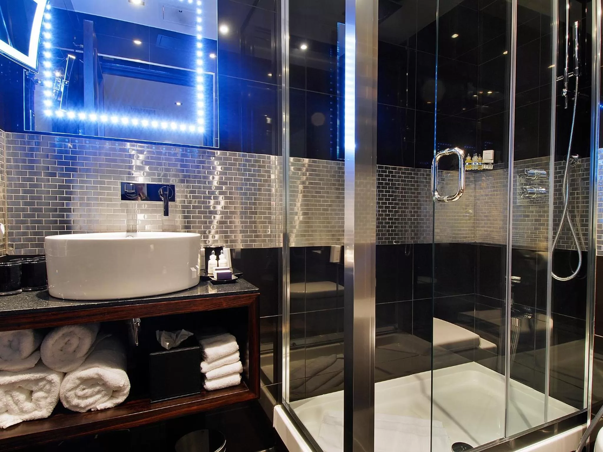 Bathroom in Park Grand Mayfair