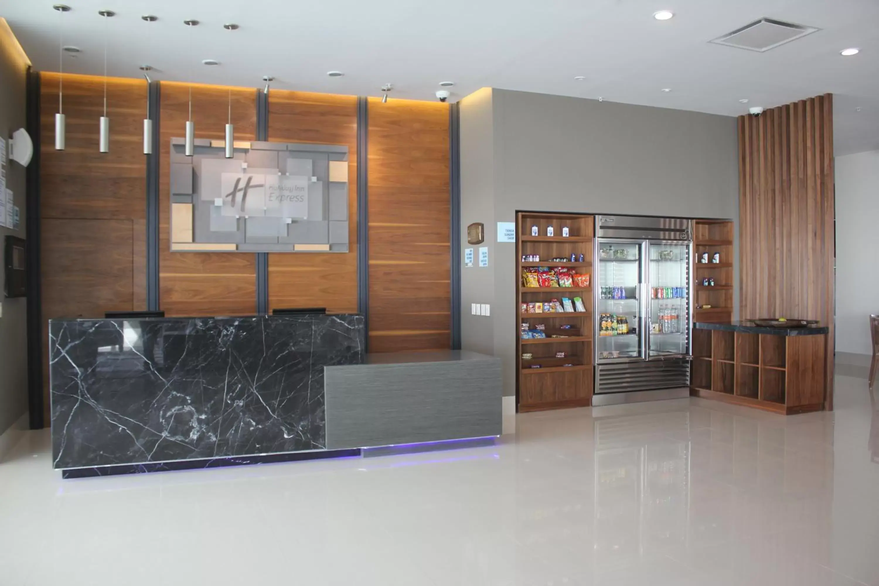 Property building, Lobby/Reception in Holiday Inn Express & Suites Silao Aeropuerto Terminal, an IHG Hotel