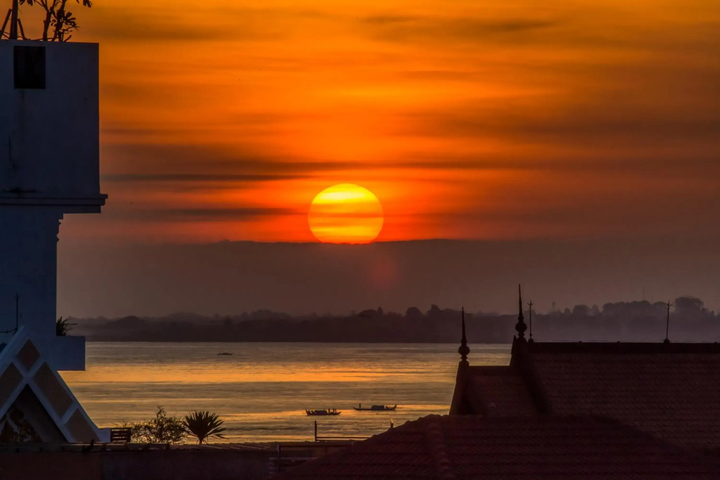 Summer, Sunrise/Sunset in Angkor Mithona Guesthouse