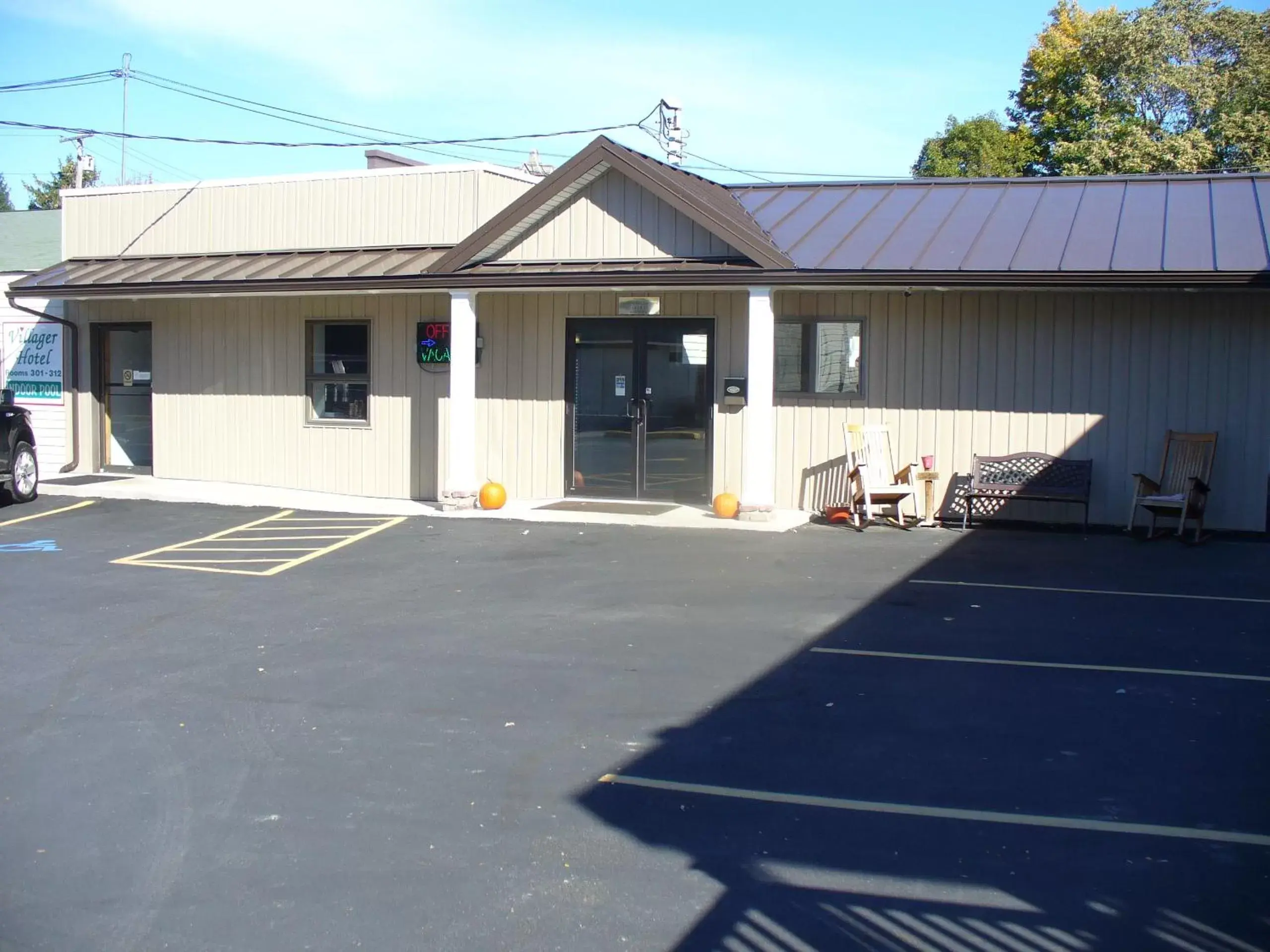 Property Building in Villager Motel & Glen Manor Estate