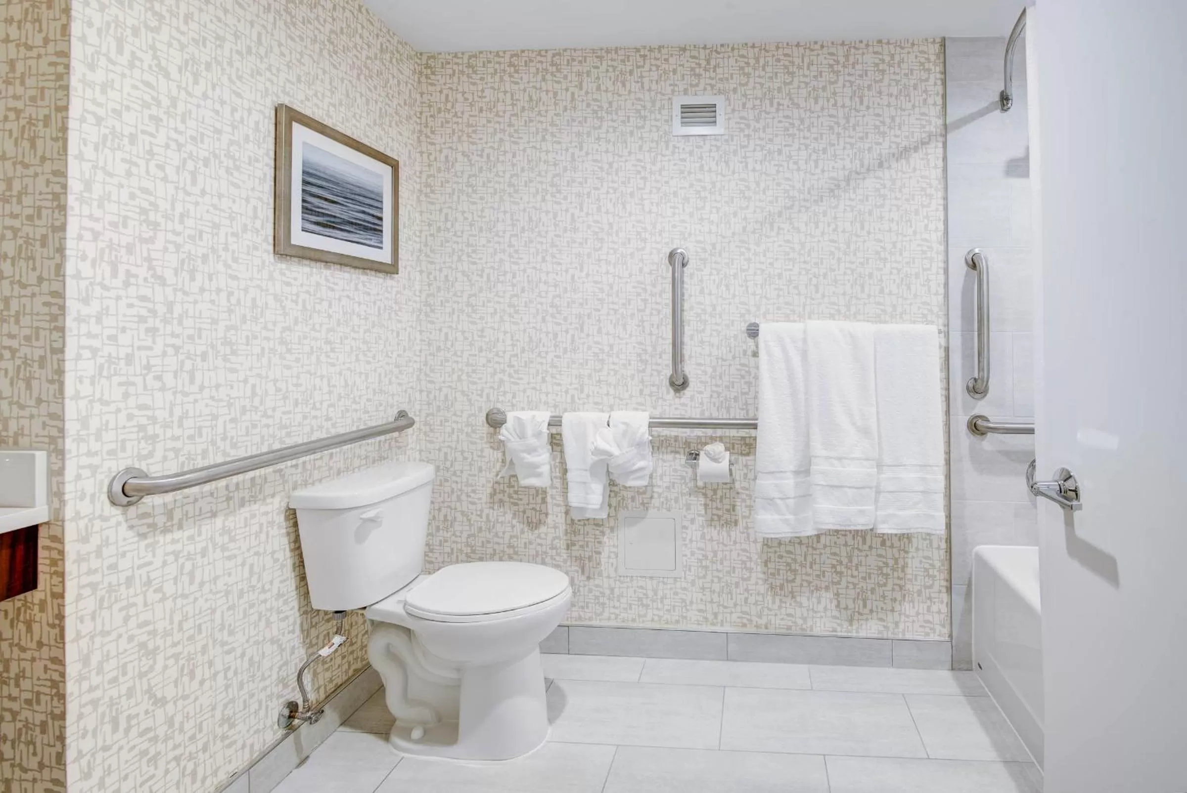 Shower in Sheraton Eatontown Hotel