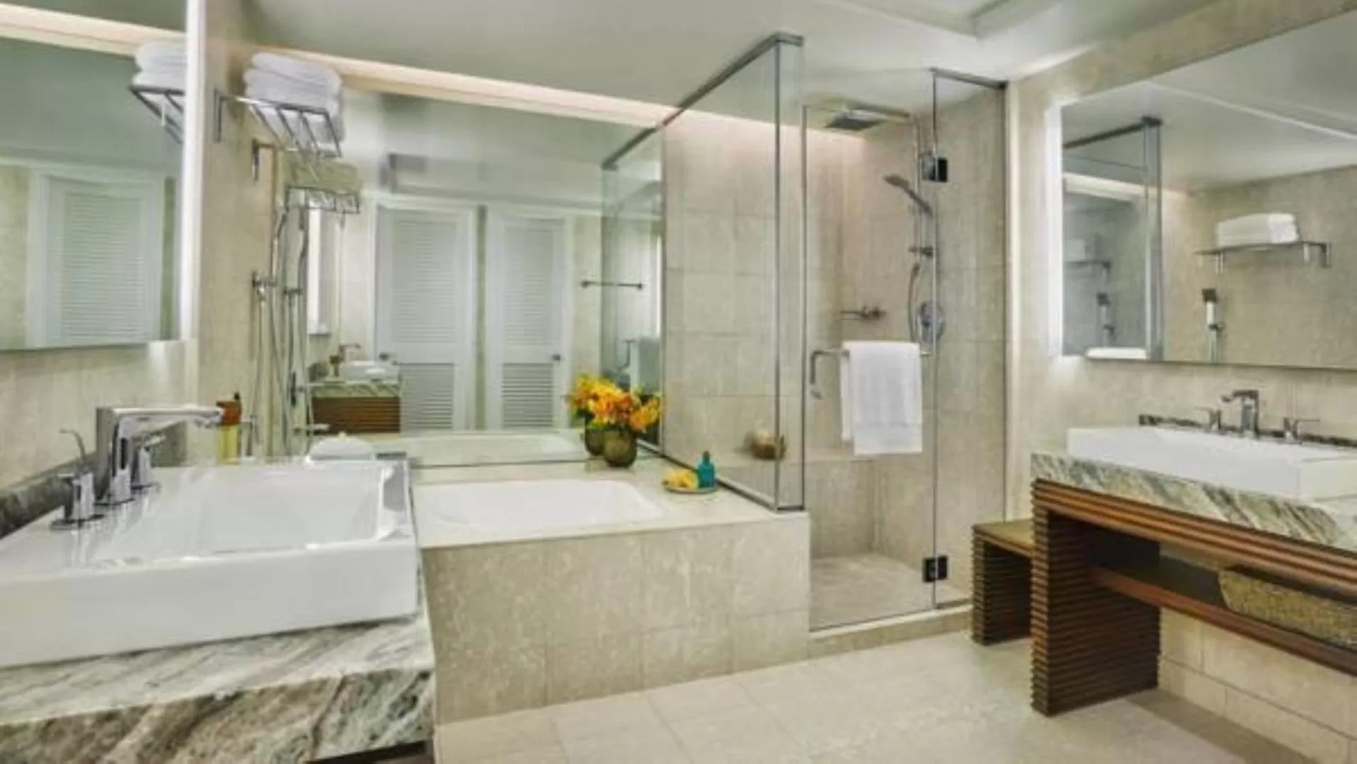 Shower in Four Seasons Resort Oahu at Ko Olina