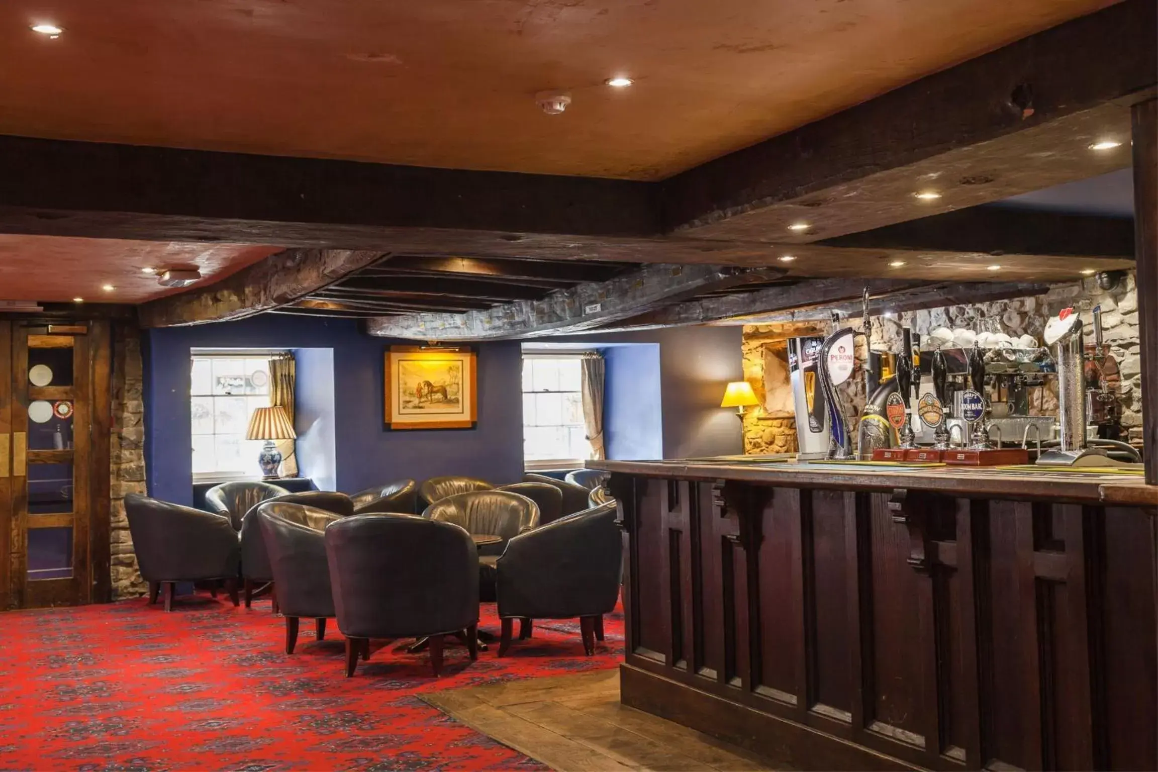 Lounge or bar in The Kings Head Inn