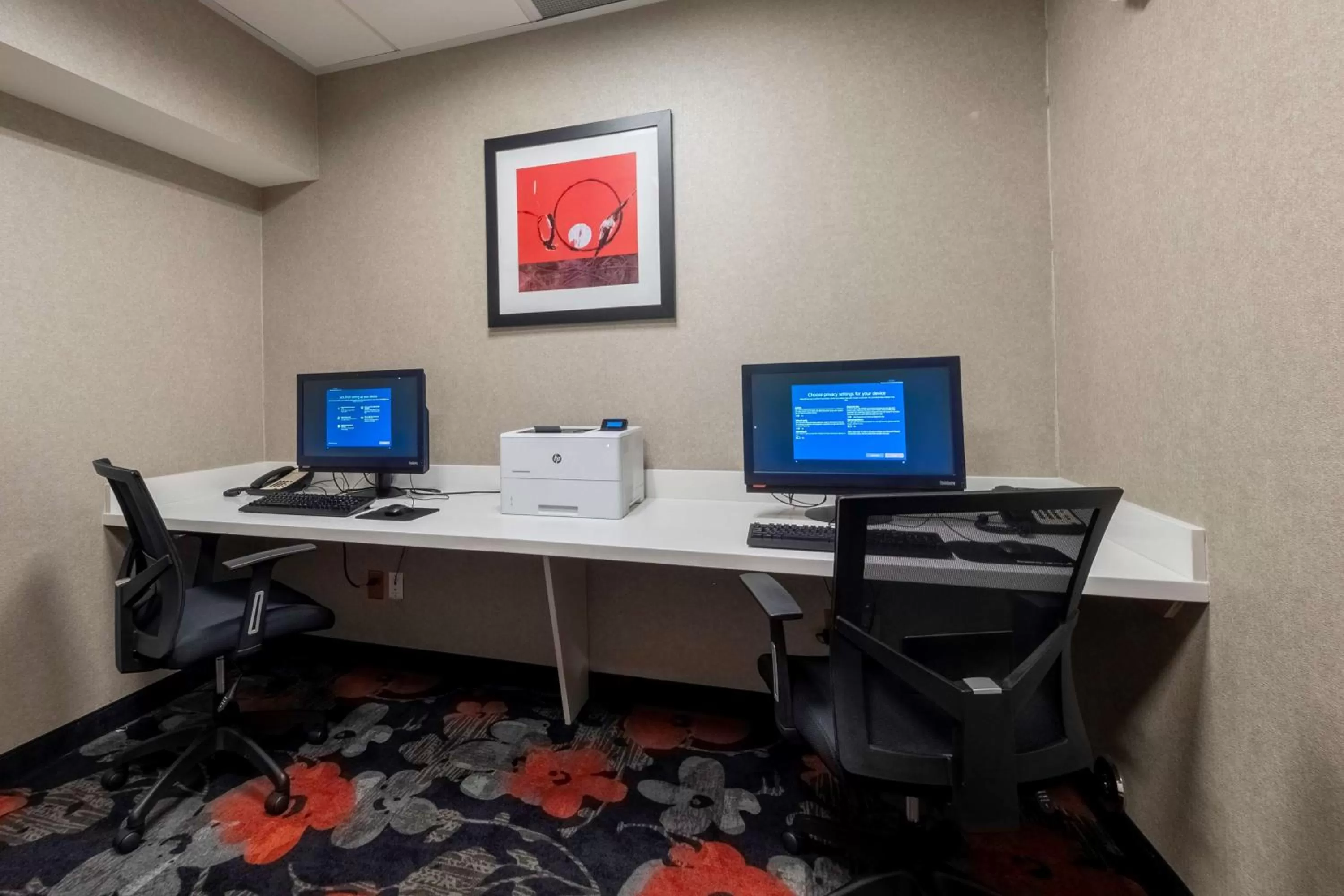 Business facilities in Hampton Inn & Suites DuPont