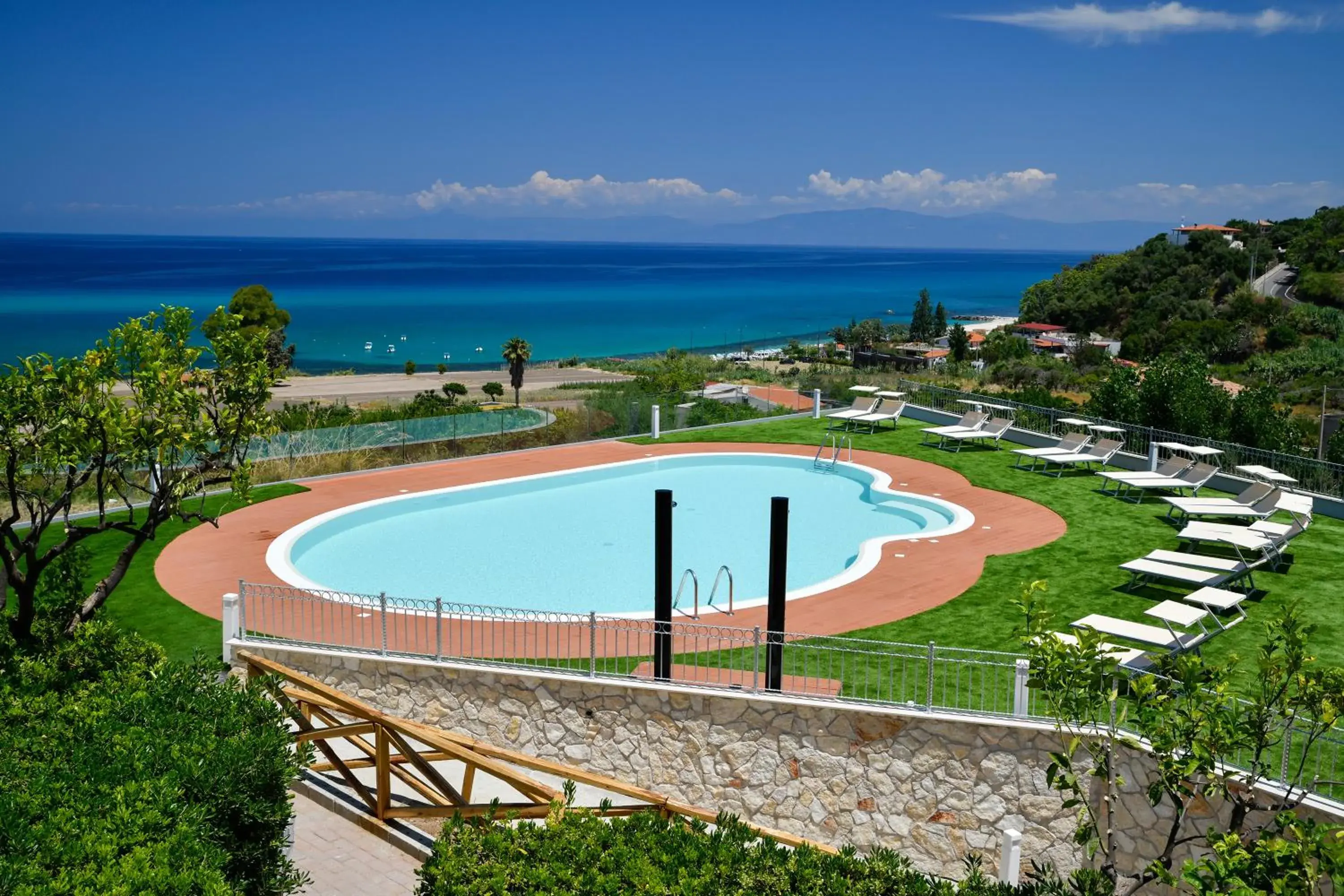 Swimming Pool in Residence New Paradise