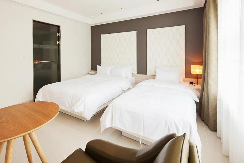 Twin Room with Mountain View in Wolmido Premiers Hotel