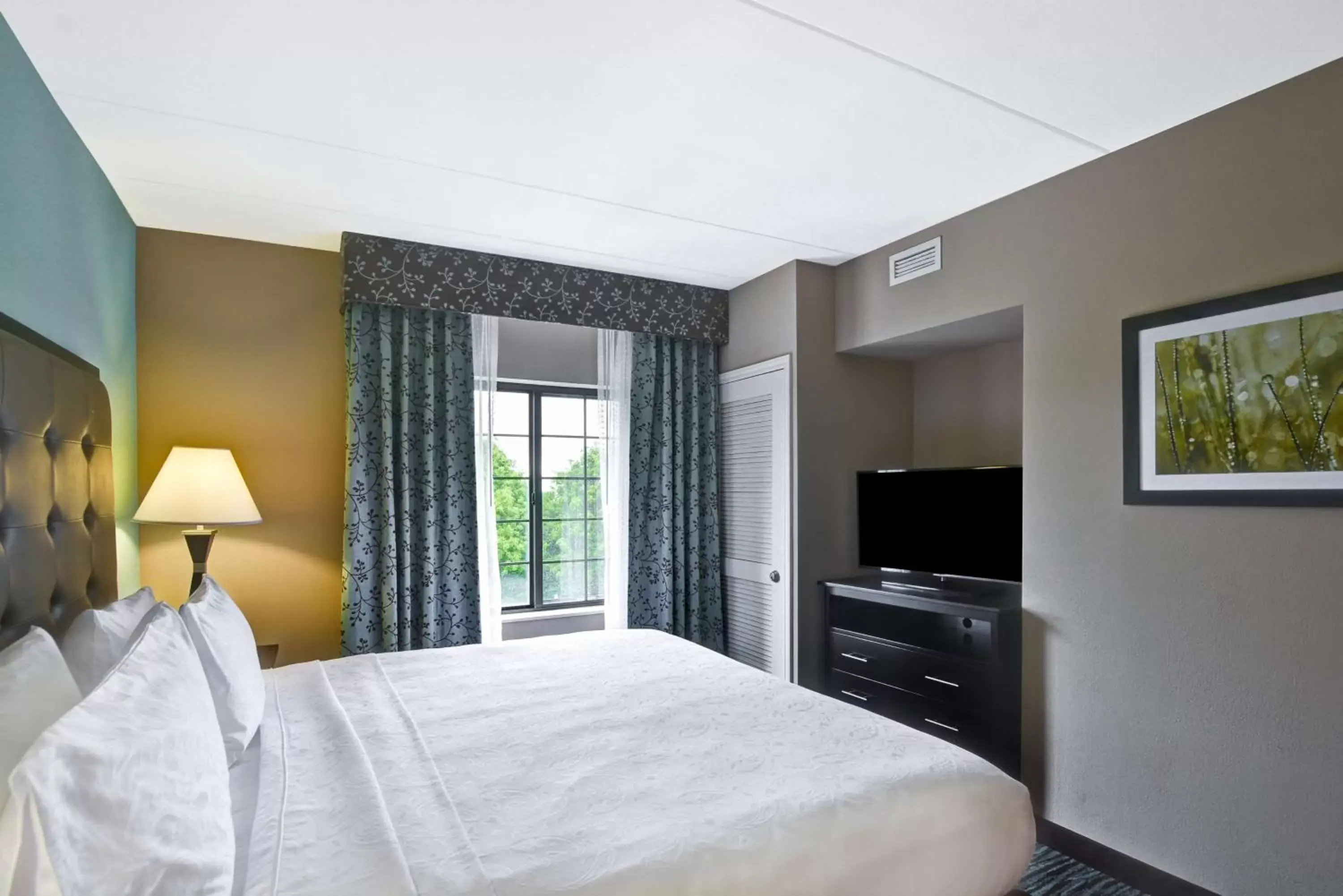 Bedroom, Bed in Homewood Suites by Hilton Aurora Naperville