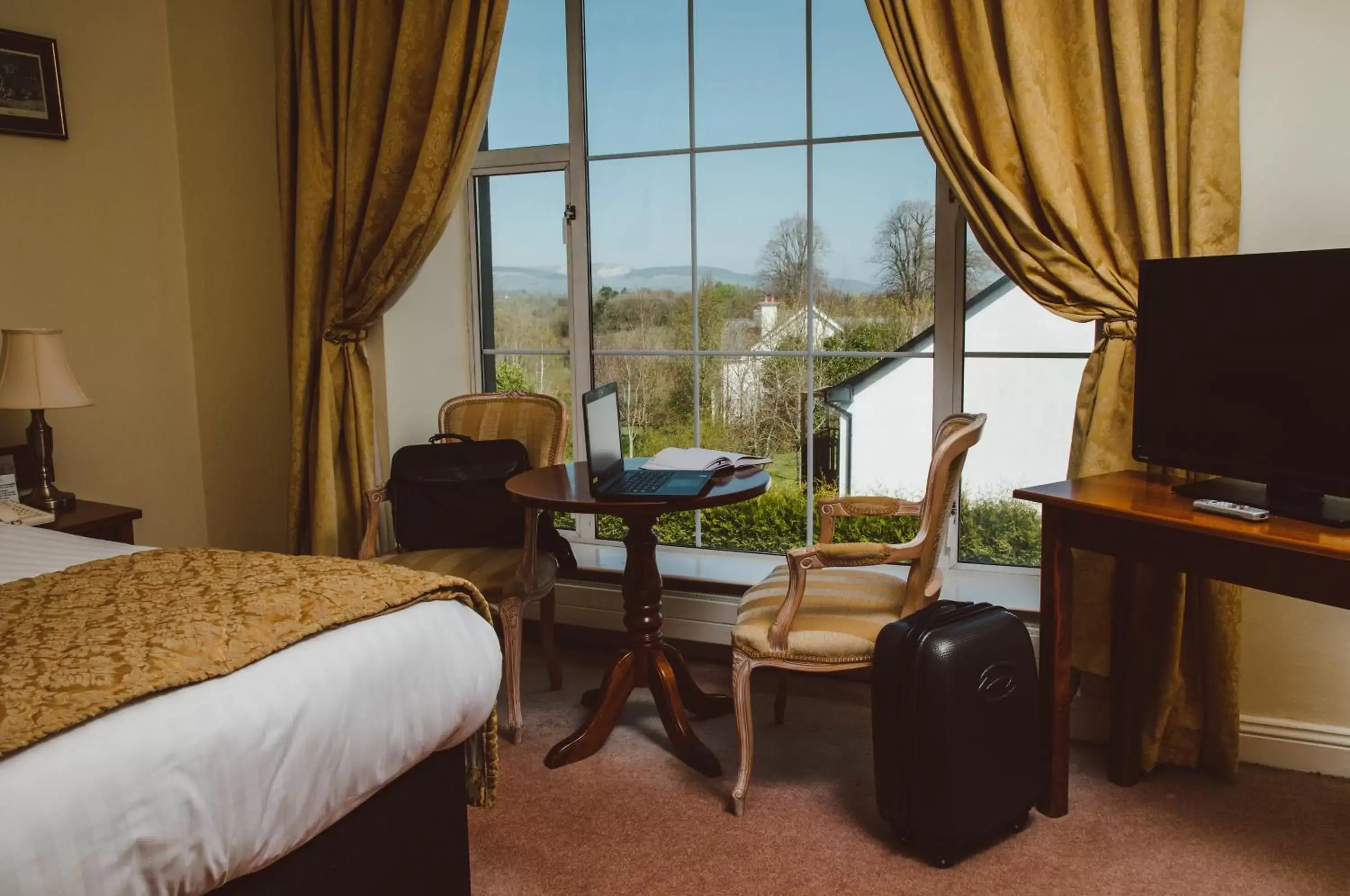 Seating Area in Castle Oaks House Hotel