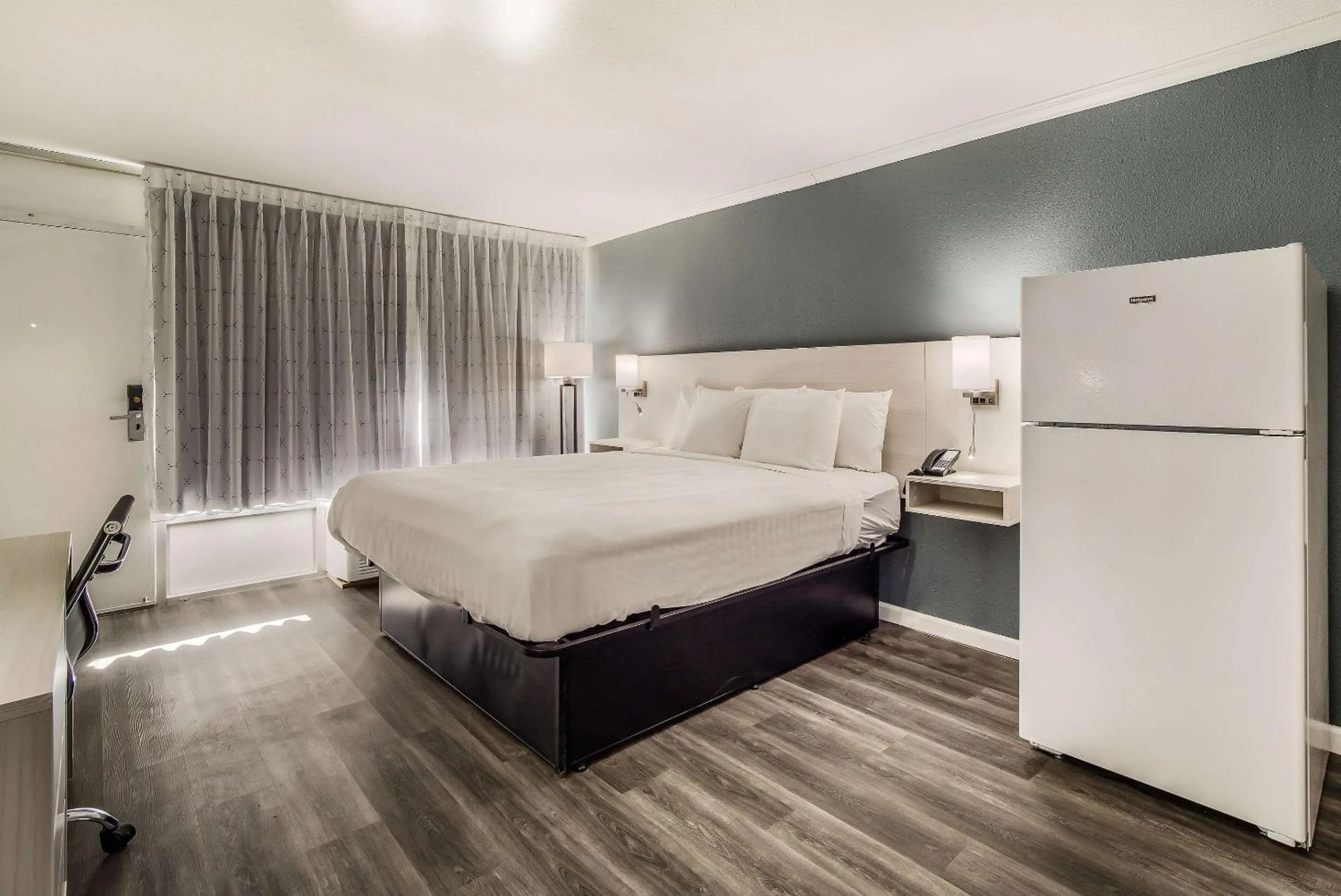 Photo of the whole room, Bed in MainStay Suites Florence - Darlington