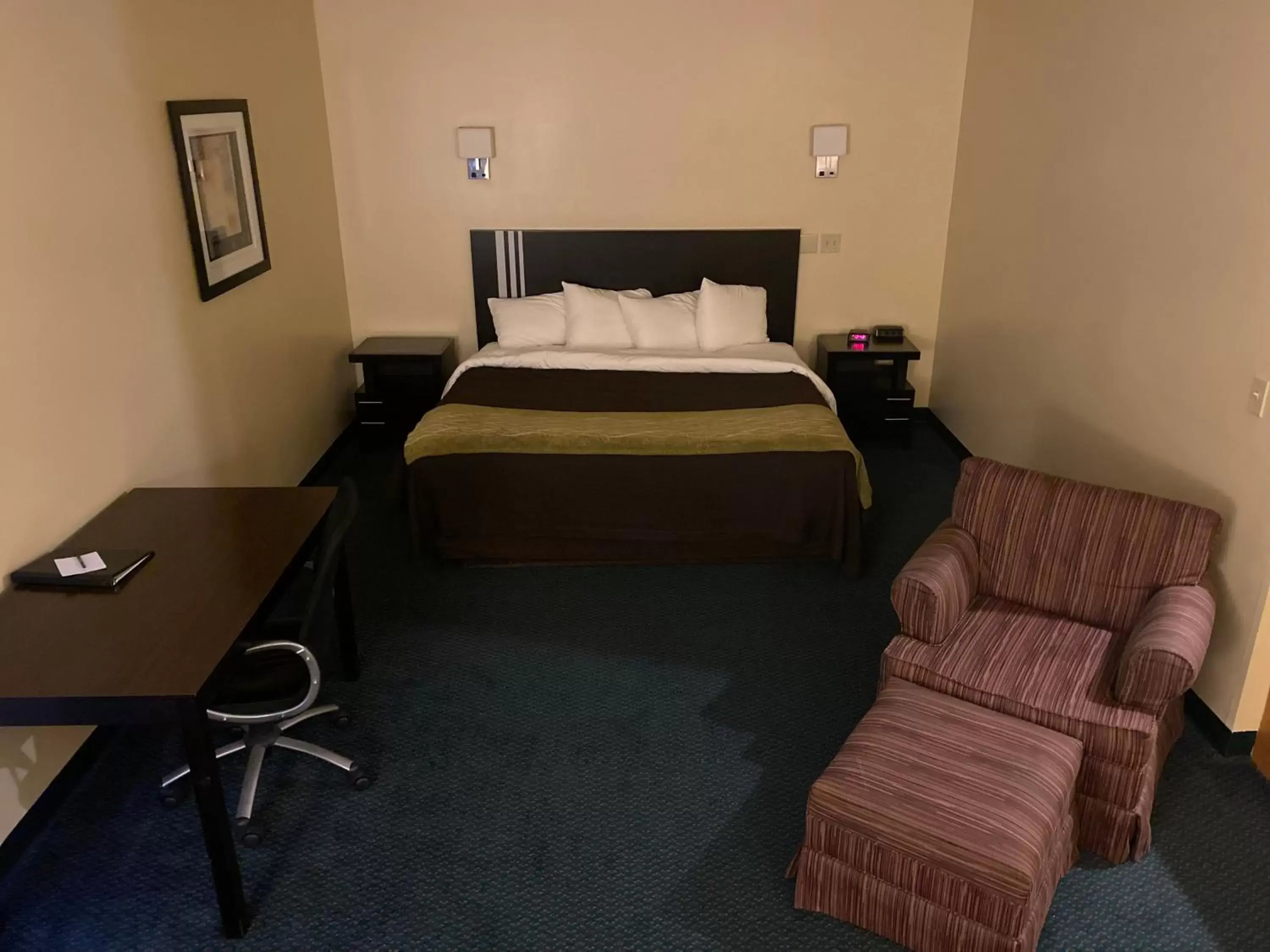 Bedroom, Bed in FairBridge Inn & Suites Glendive