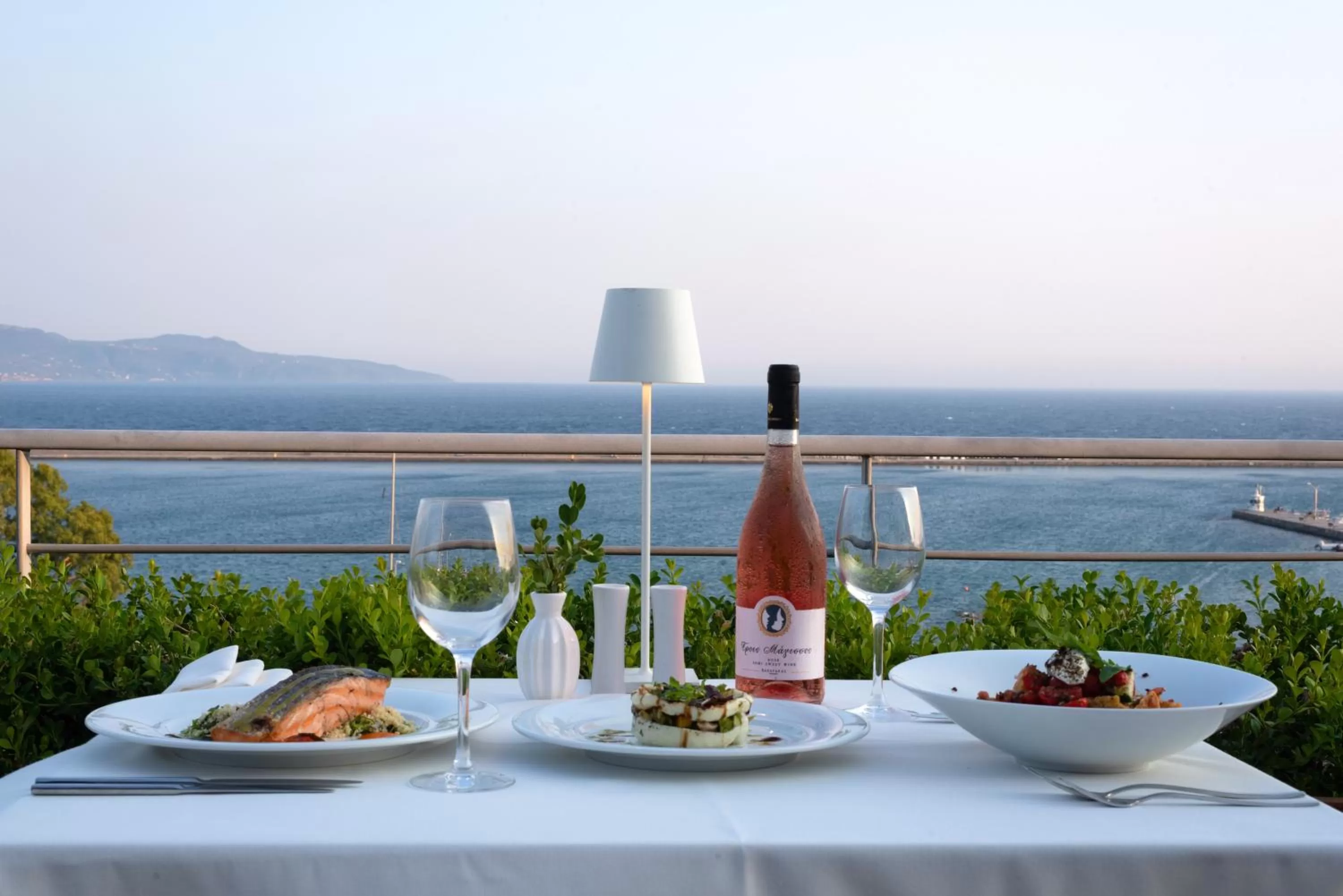 Food and drinks in Pharae Palace