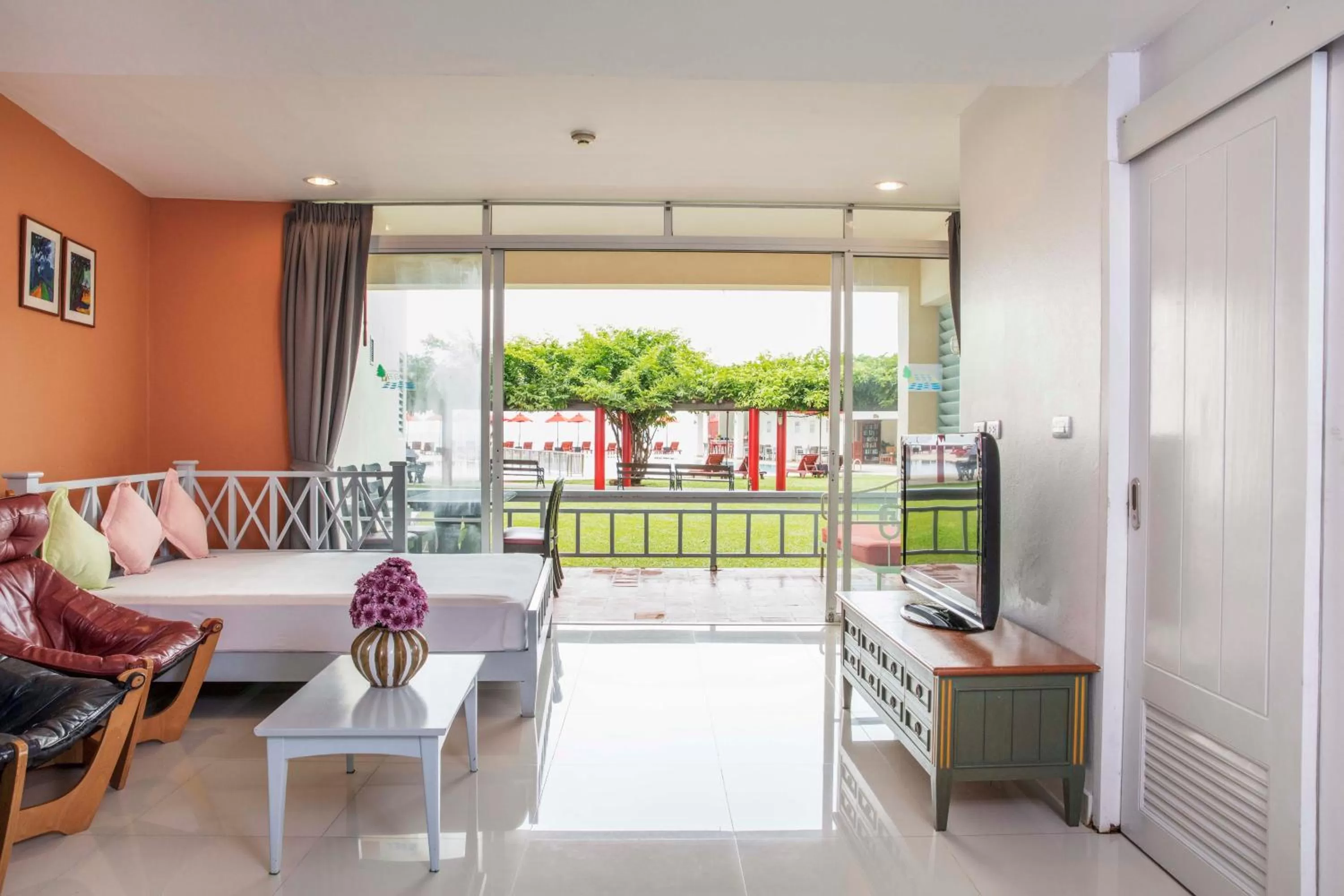 Two-Bedroom Duplex with Sea View in Chom View Hotel, Hua Hin