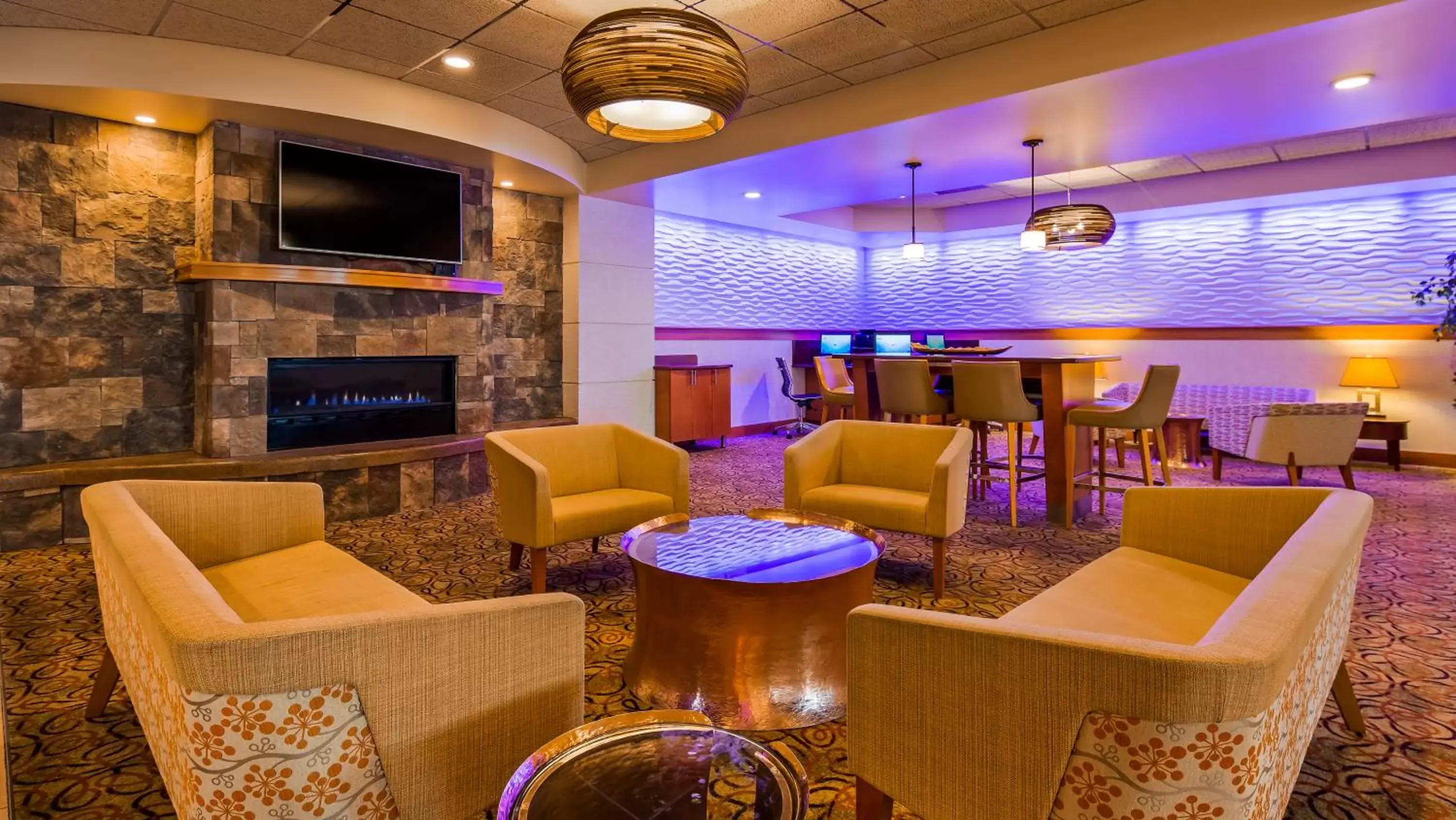 Lobby or reception, Lounge/Bar in Best Western Plus Butte Plaza Inn