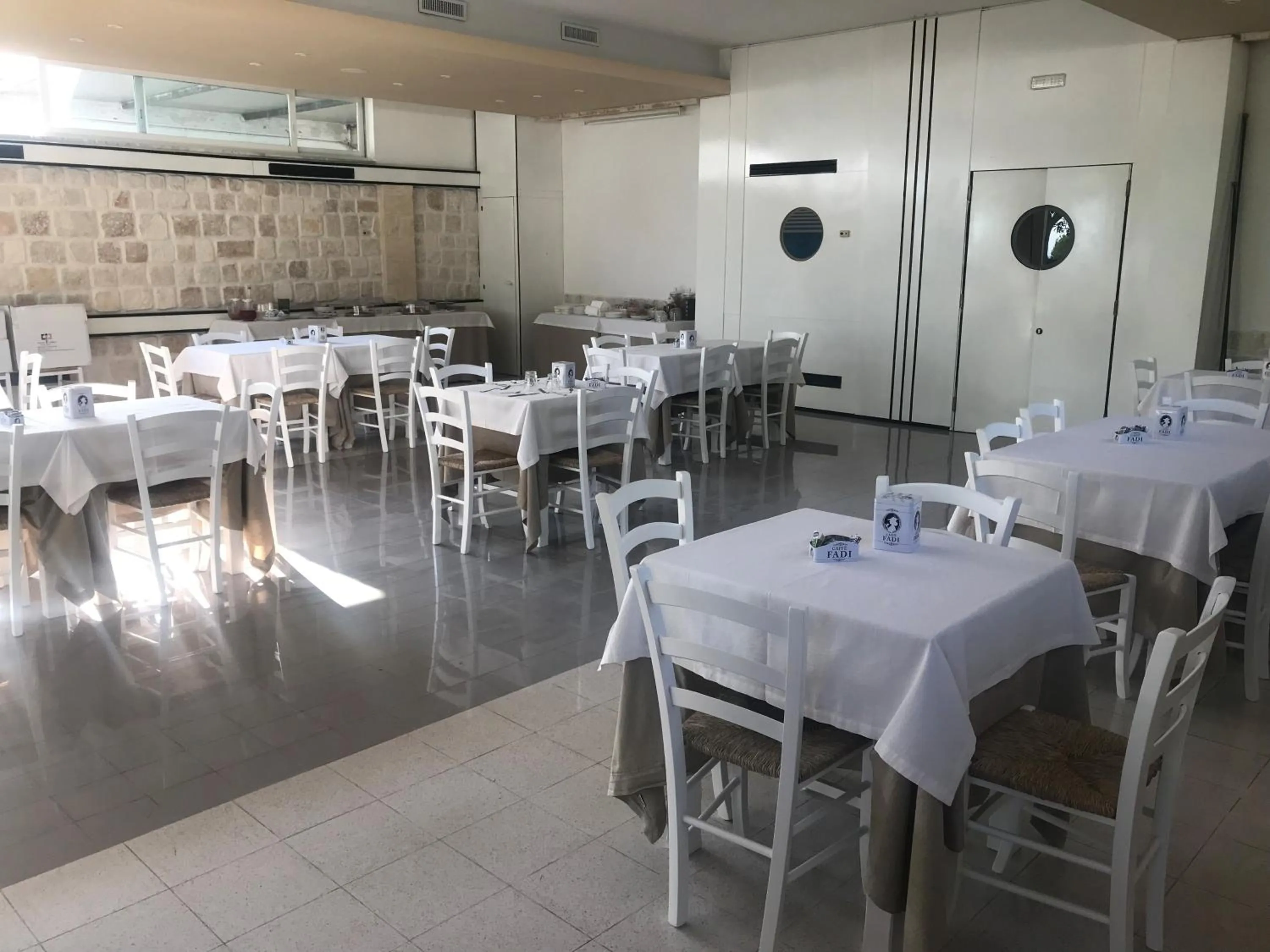 Restaurant/places to eat in Hotel Residence La Corvetta