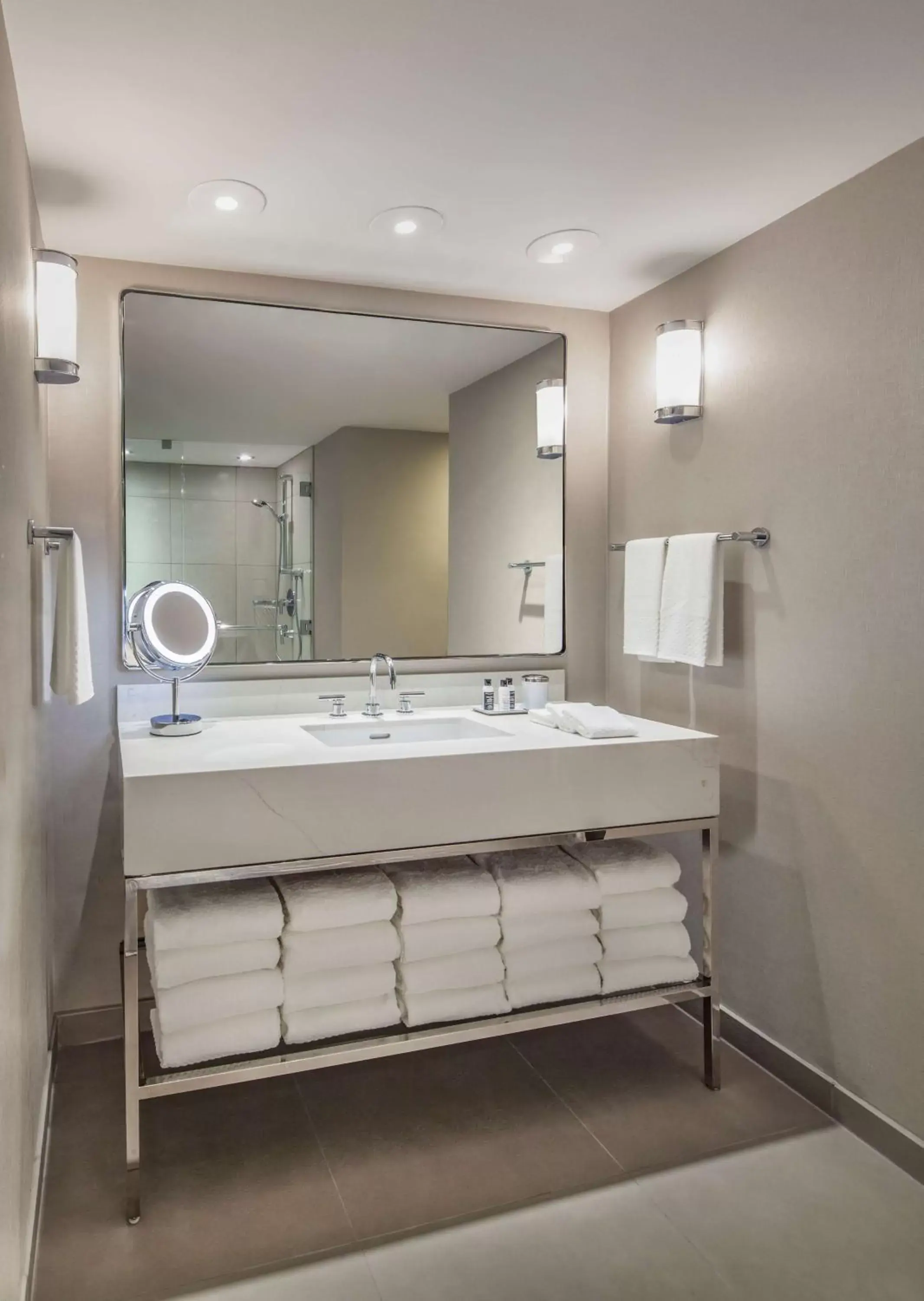 Bathroom in The Marquette Hotel, Curio Collection by Hilton