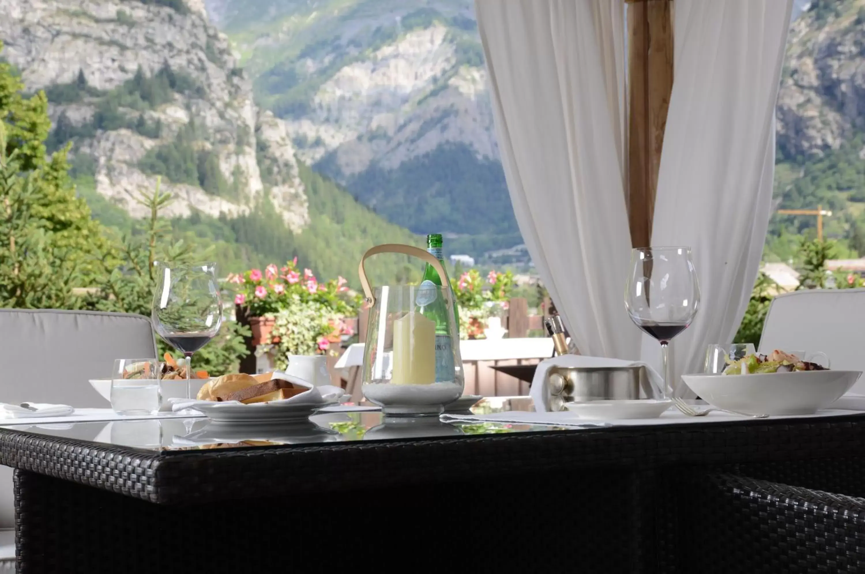 Balcony/Terrace, Restaurant/Places to Eat in Grand Hotel Royal E Golf