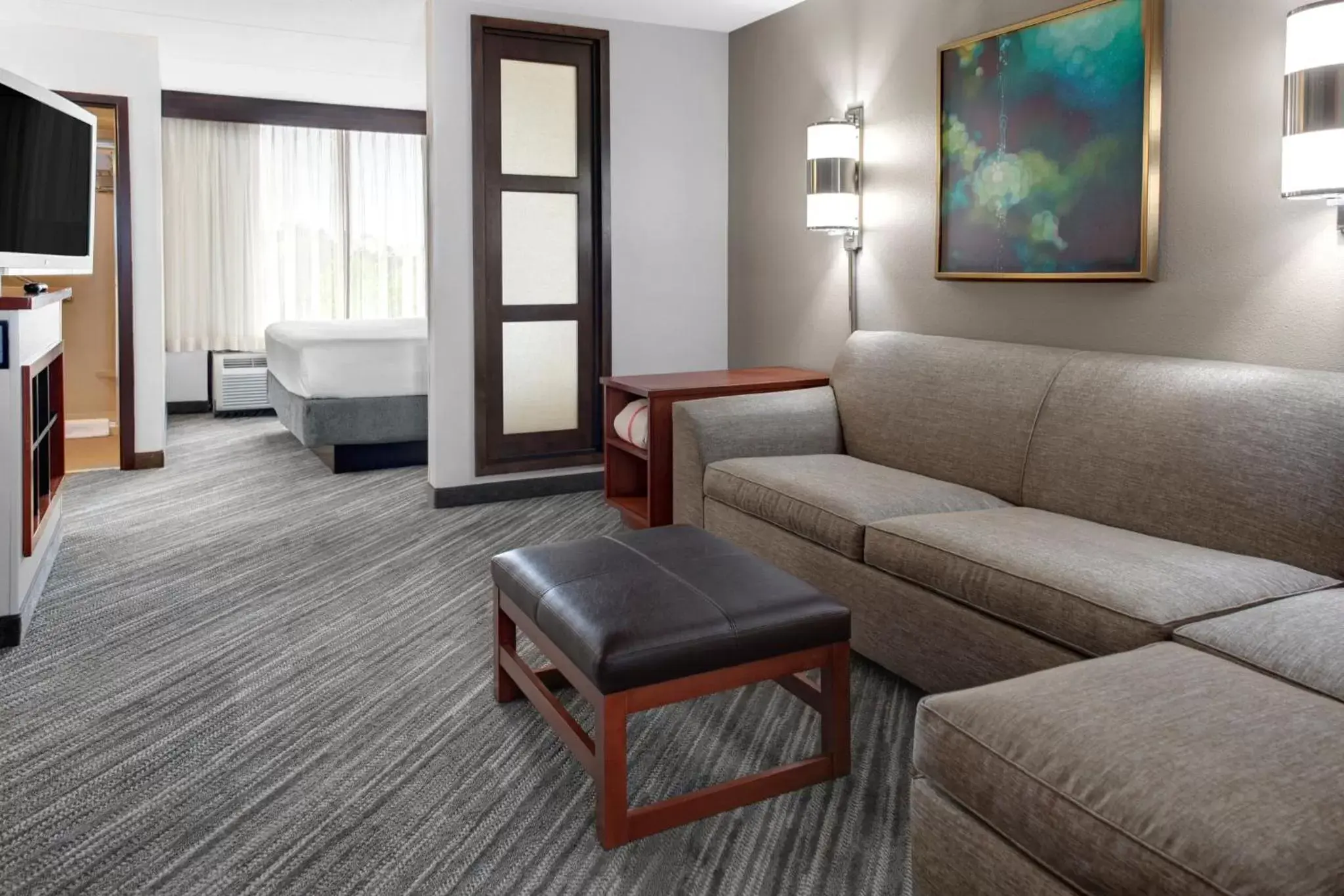 Photo of the whole room, Seating Area in Candlewood Suites - Cincinnati Northeast - Mason, an IHG Hotel