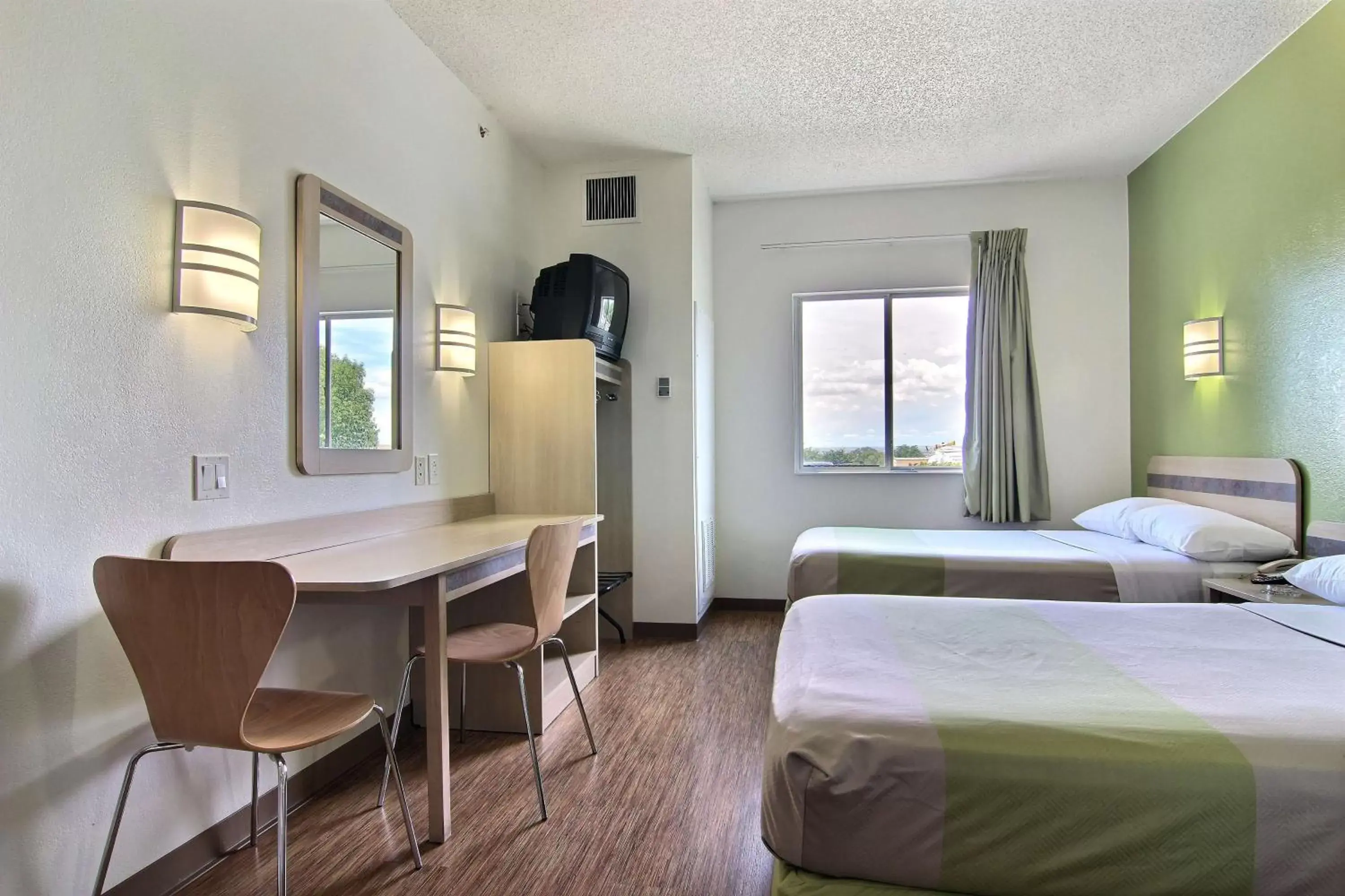 TV and multimedia in Motel 6-Albuquerque, NM - North