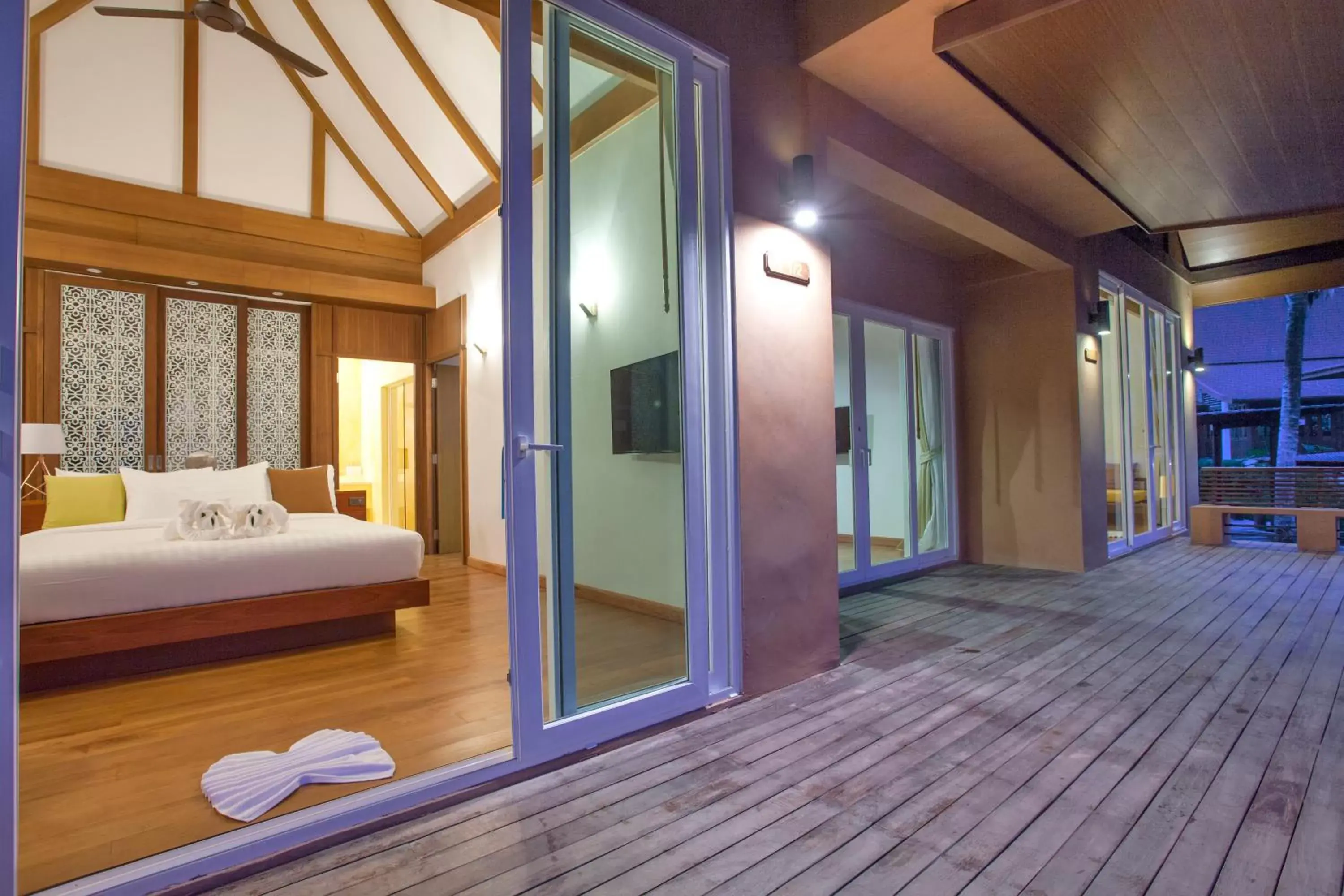 Facade/entrance, Bed in Koh Kood Paradise Beach Facade/entrance, Bed in Koh Kood Paradise Beach