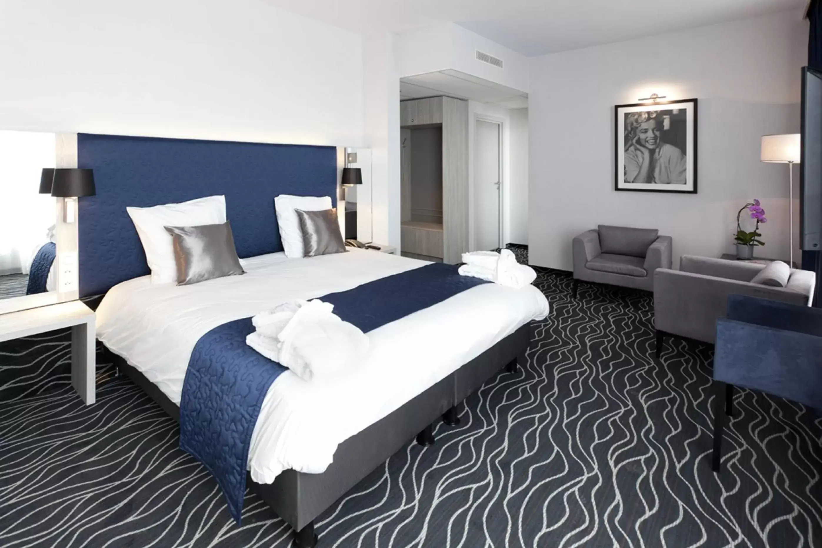 Bedroom, Bed in Van der Valk Hotel Mons Congres