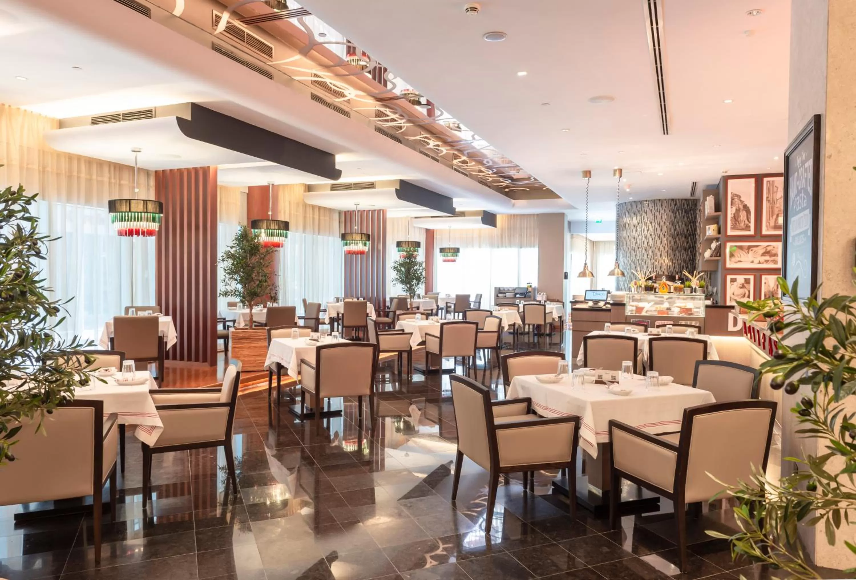 Restaurant/places to eat in Pearl Rotana Capital Centre