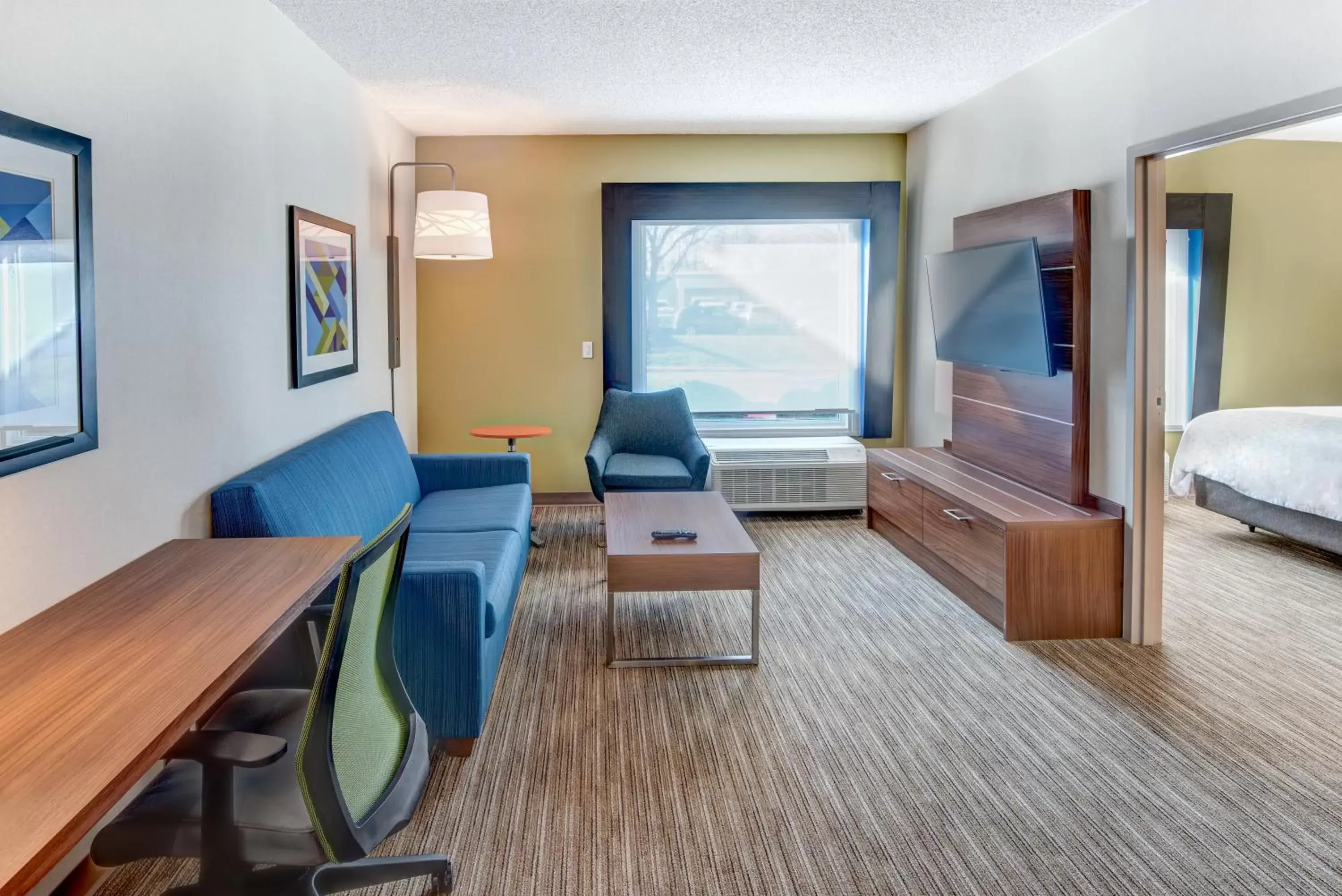 Photo of the whole room, Seating Area in Holiday Inn Express & Suites West Long Branch - Eatontown, an IHG Hotel