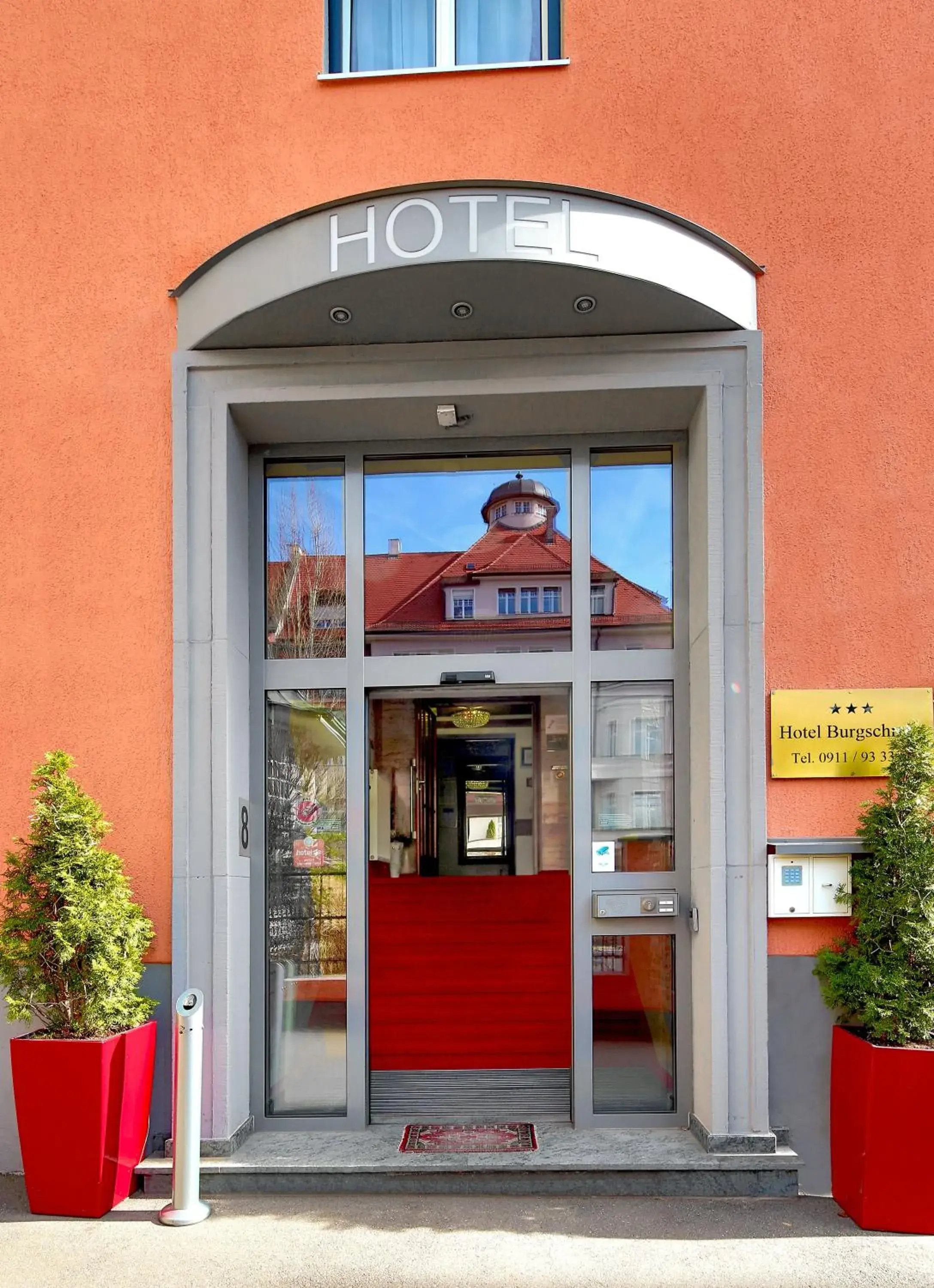 Facade/entrance in Tiptop Hotel Burgschmiet Garni