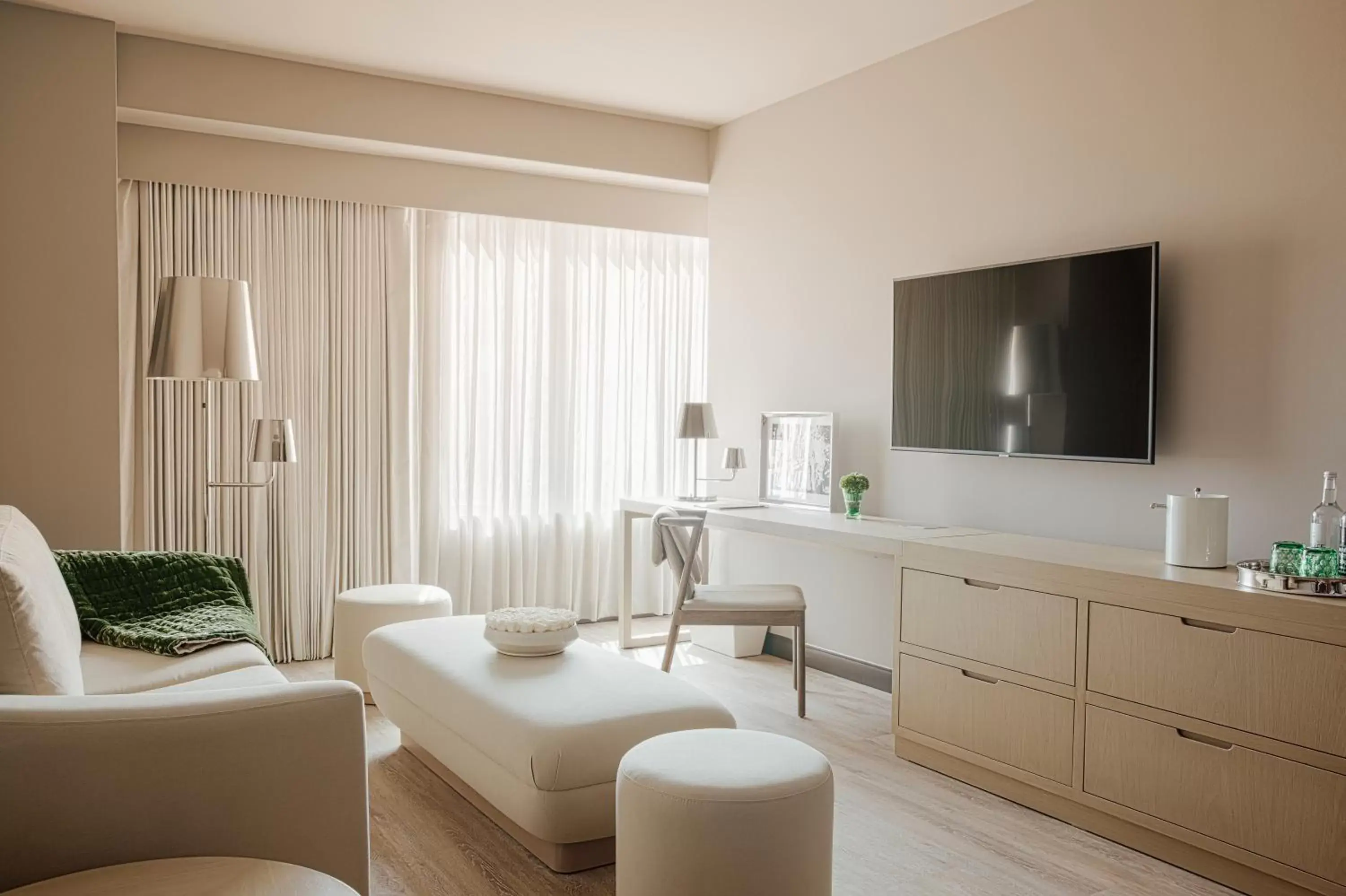 Communal lounge/ TV room, Seating Area in ette luxury hotel & spa