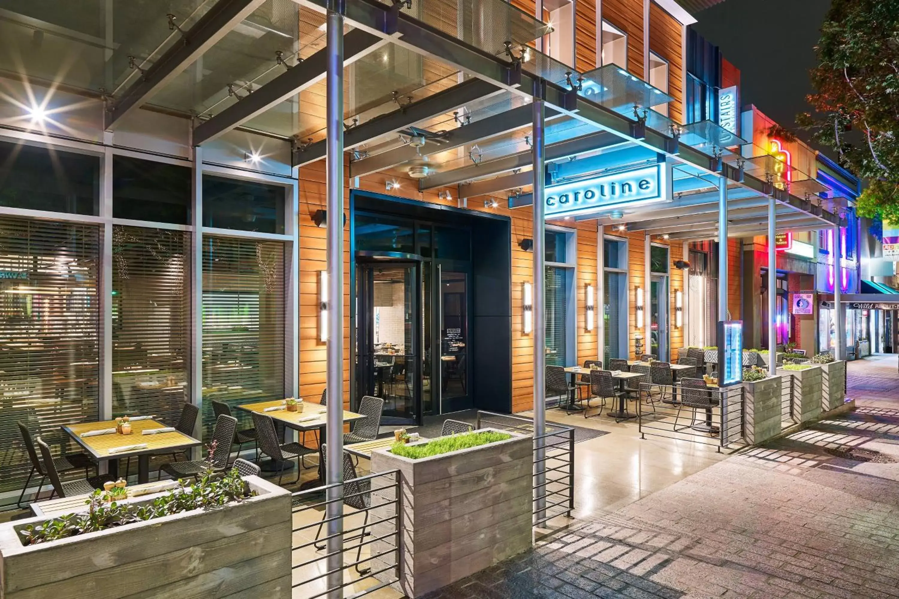 Restaurant/places to eat in Aloft Austin Downtown